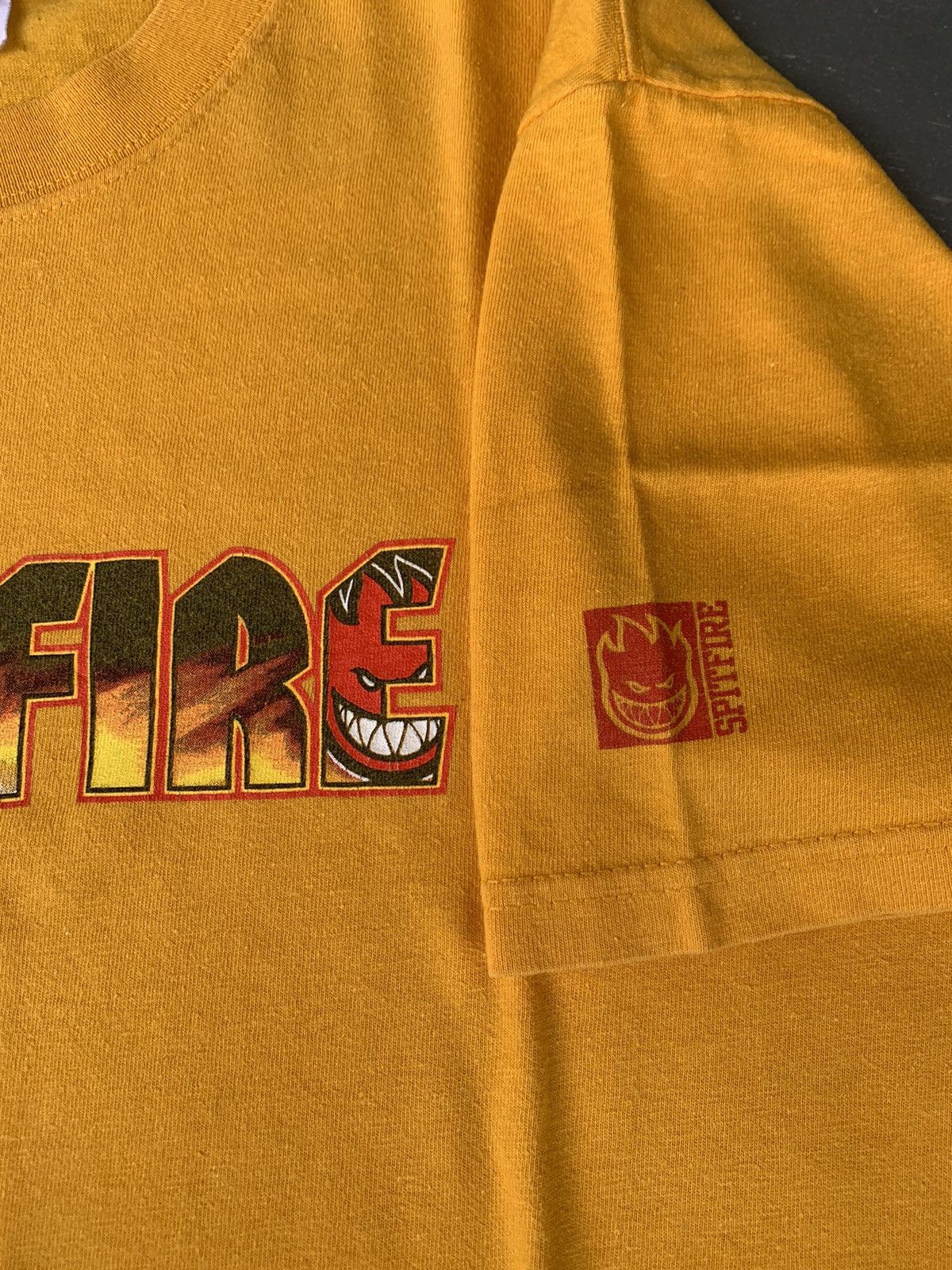 Hanes vintage 90s spitfire Size US M / EU 48-50 / 2 - 4 Thumbnail