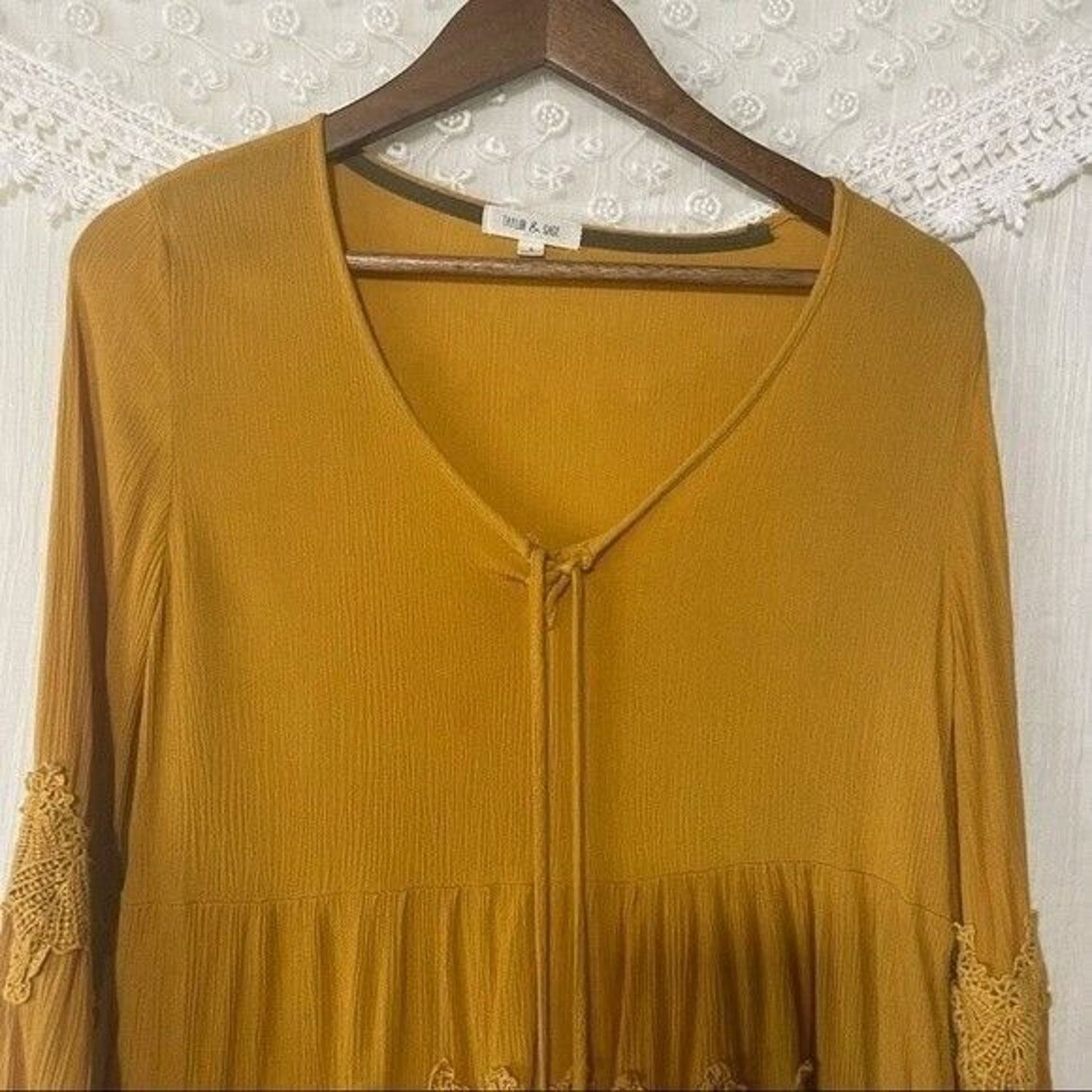 Other Taylor & Sage Women's Bell Sleeve Tie V-Neck Shirt Small Size S / US 4 / IT 40 - 5 Thumbnail