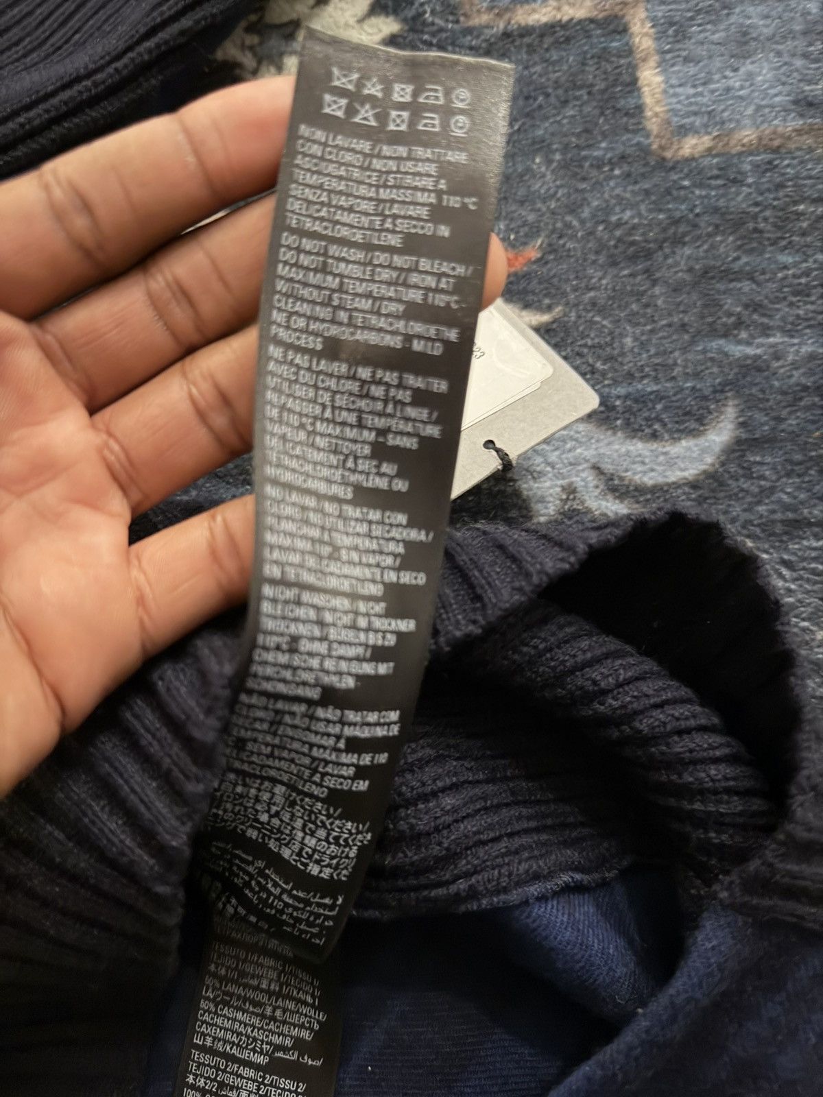 Balenciaga BALENCIAGA SWEATER WITH FLANNEL Size US XS / EU 42 / 0 - 5 Thumbnail
