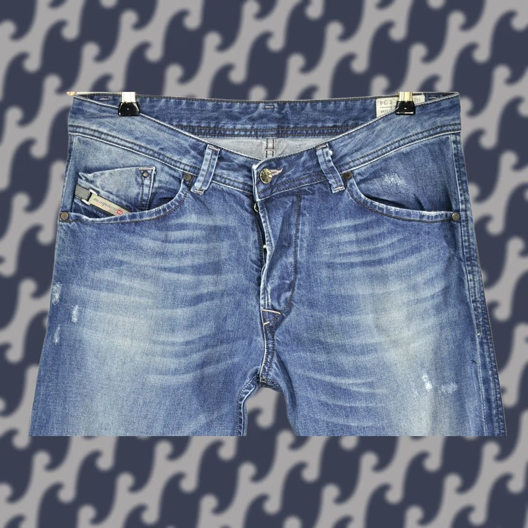 Diesel Diesel Darron 0886Q Regular Slim-Tapered Jeans Blue Mens W32/L34 Size US 32 / EU 48 - 1 Thumbnail