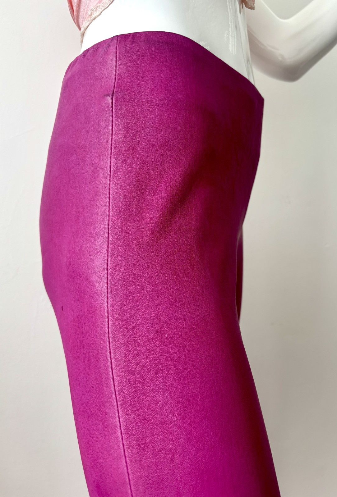 Balenciaga Balenciaga leather pink trousers XS Size 25" / US 0 / IT 36 - 6 Thumbnail