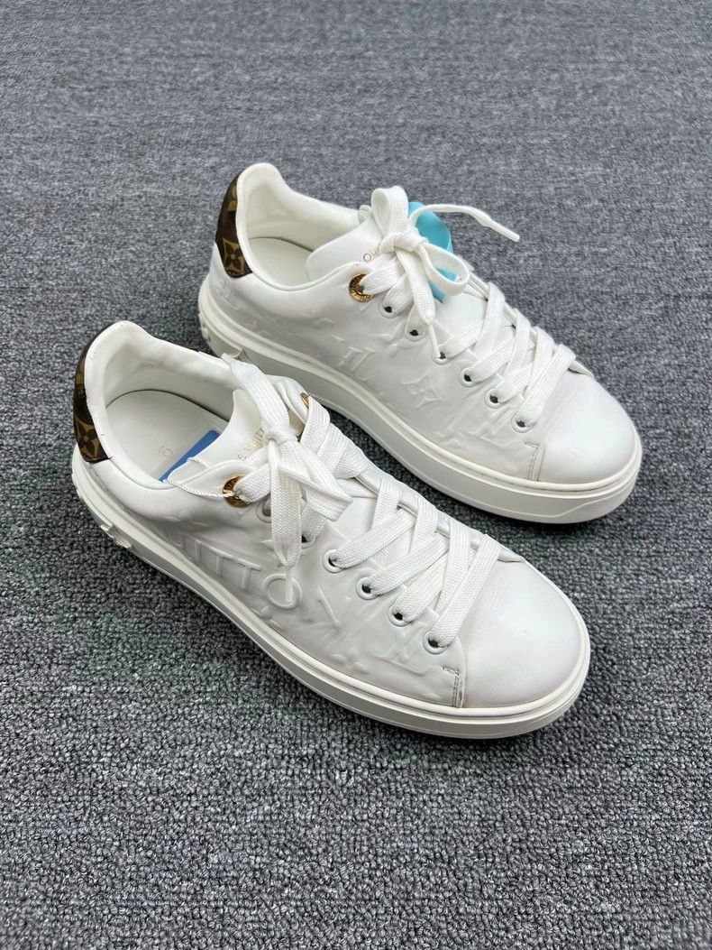 Louis Vuitton White LV Embossed Sneakers Size 37-2507 Size US 6.5 / EU 39-40 - 2 Thumbnail