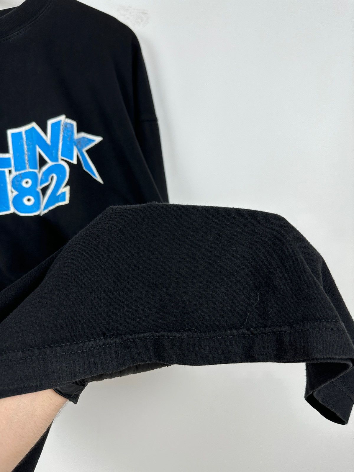 Band Tees 90s Vintage Blink 182 Skanking Bunny Band T-Shirt Size US XL / EU 56 / 4 - 21 Thumbnail