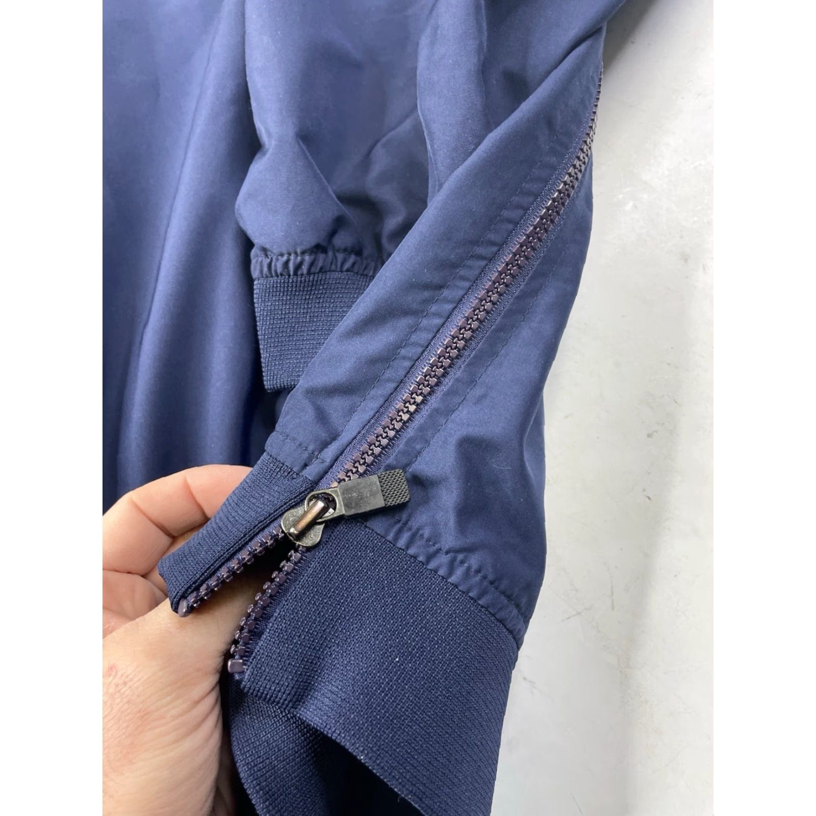 Nike VINTAGE Nike Center Swoosh Windbreaker Pullover Jacket XL Blue Men Regular Size Embroidered Logo 90s Sports Lightweight All Seasons Size US XL / EU 56 / 4 - 4 Thumbnail