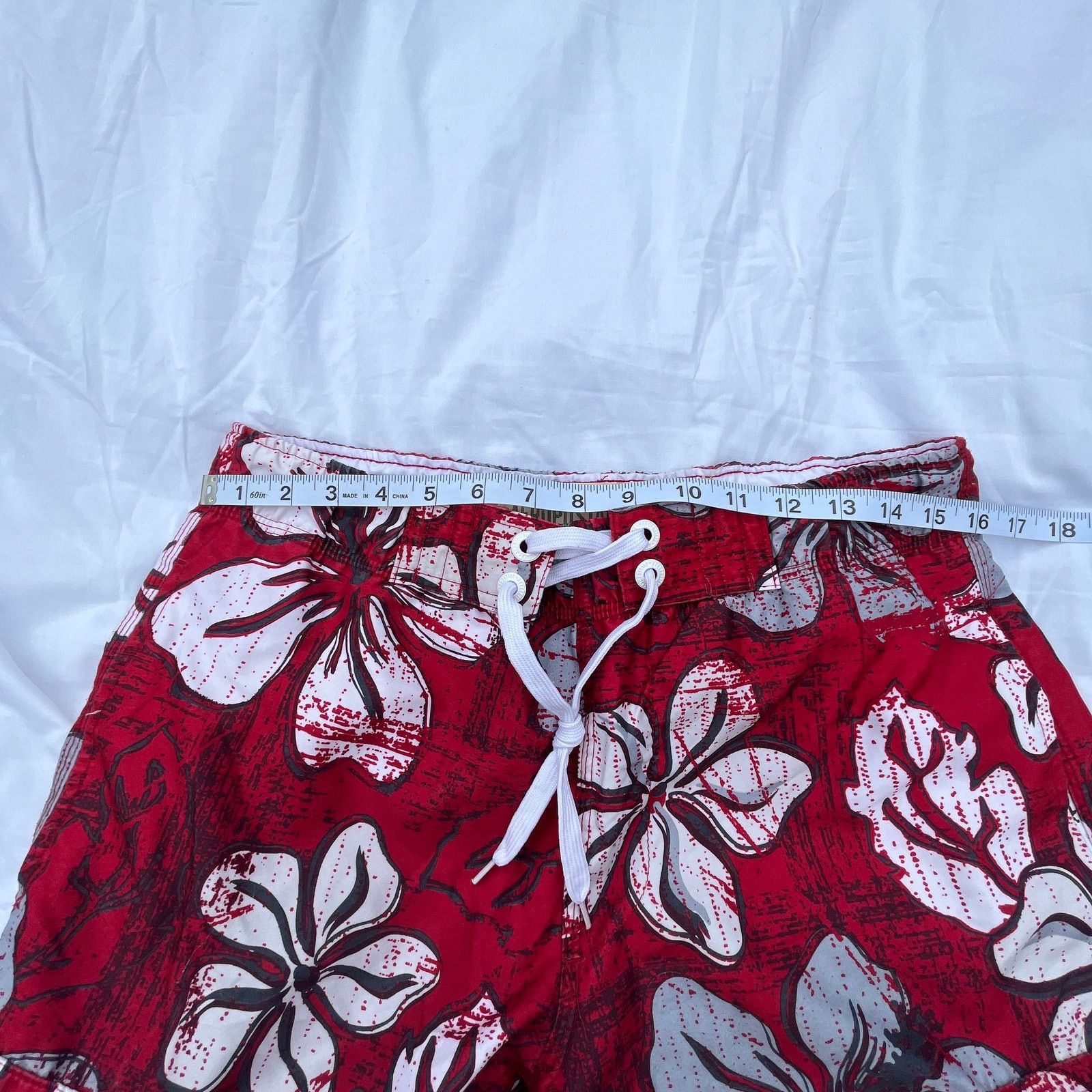Aeropostale Aeropostale Swim Trunks Mens Small Red White Floral Size US 32 / EU 48 - 5 Thumbnail