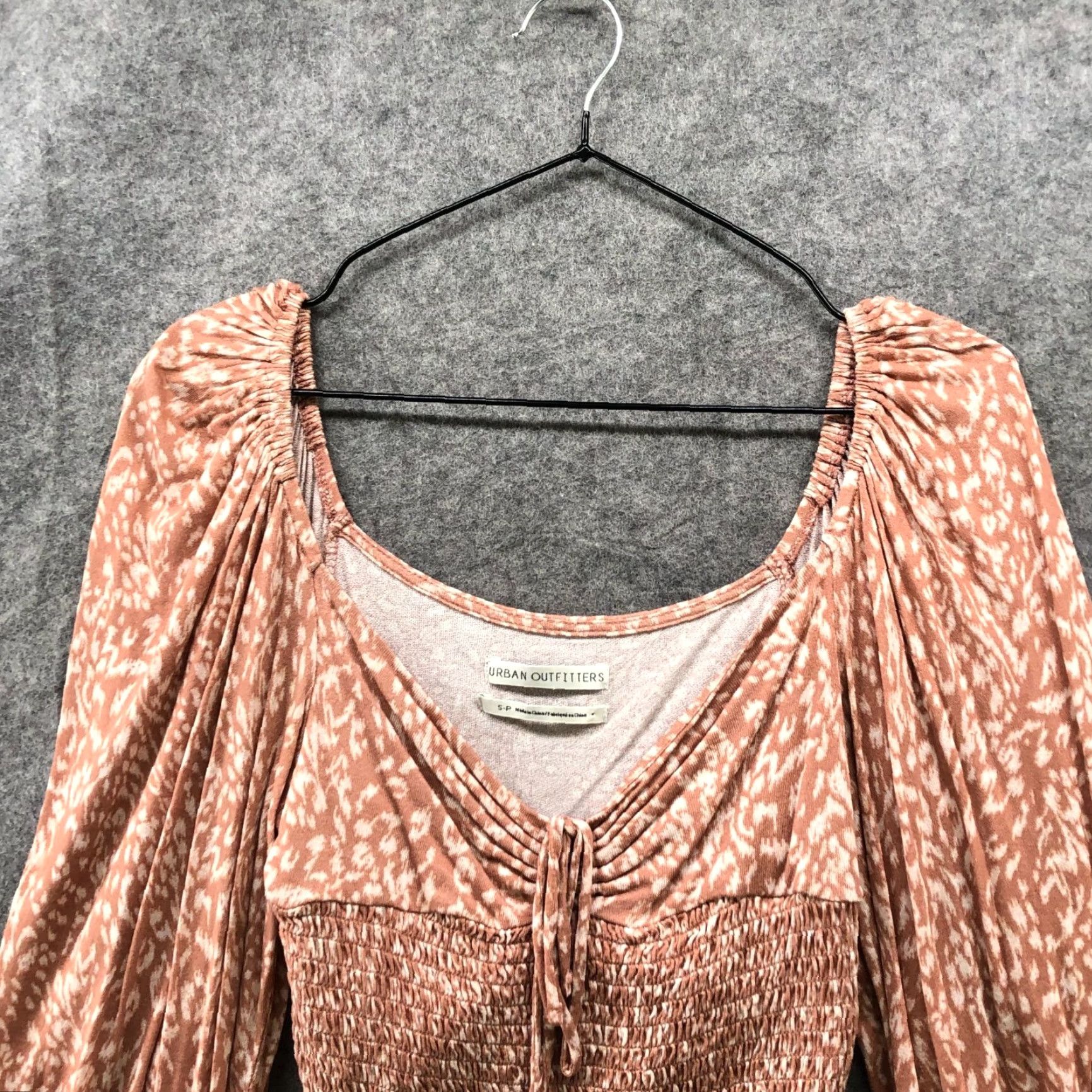 Urban Outfitters Urban Outfitters Smocked Crop Top Womens S Balloon Sleeve Blush Pink Boho Hippie Size S / US 4 / IT 40 - 3 Thumbnail
