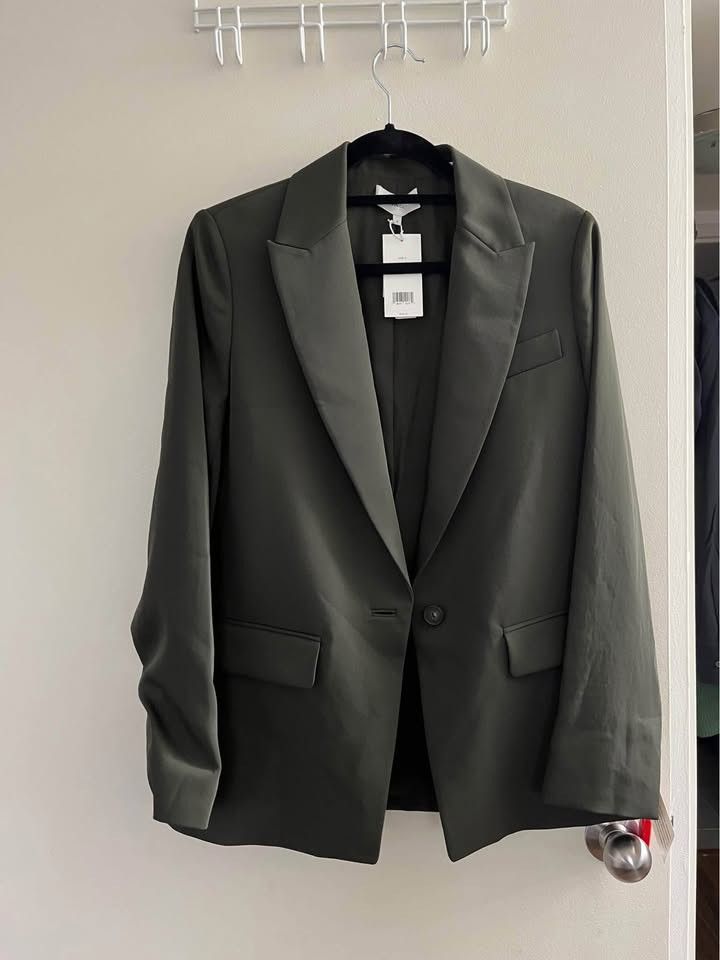 Vince VINCE Boyfriend Blazer In Deep Laurel. Size 8. New with Tags Size M / US 6-8 / IT 42-44 - 2 Thumbnail