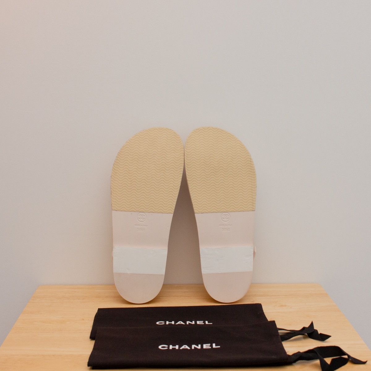 Chanel CHANEL 2022 Calfskin Velcro Dad Medallion Sandals Pink 38.5C Size US 8.5 / IT 38.5 - 21 Thumbnail