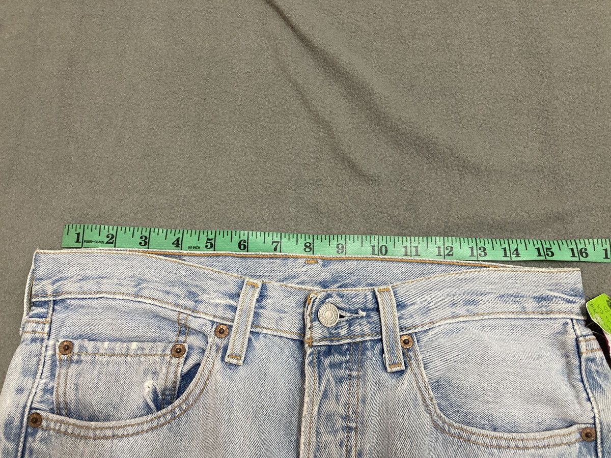 Levi's Vintage Y2K Levis 501 jeans Made in Guatemala Size US 31 - 13 Thumbnail