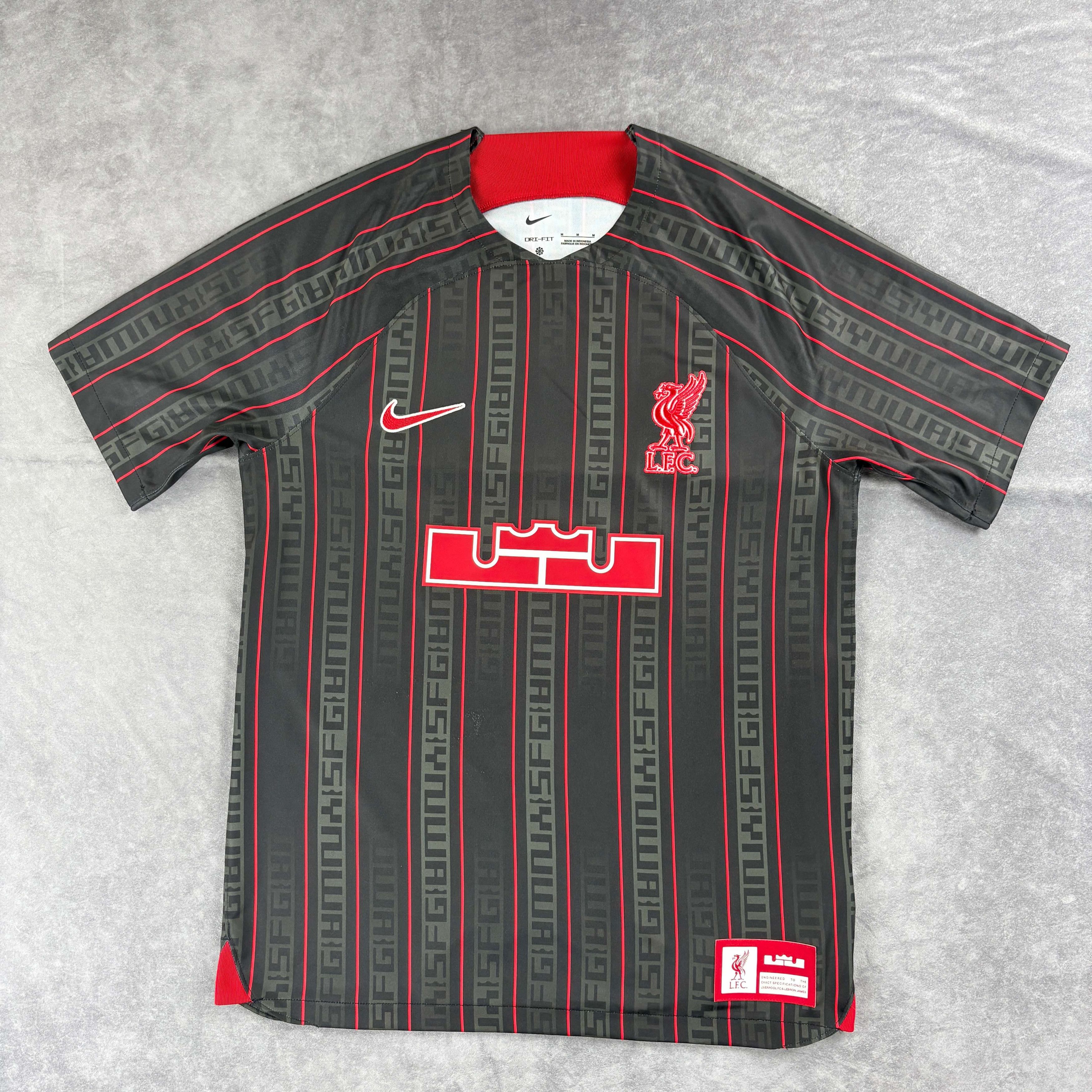 Nike Liverpool x LeBron 2023 Nike football jersey shirt size M Size US M / EU 48-50 / 2 - 1 Thumbnail