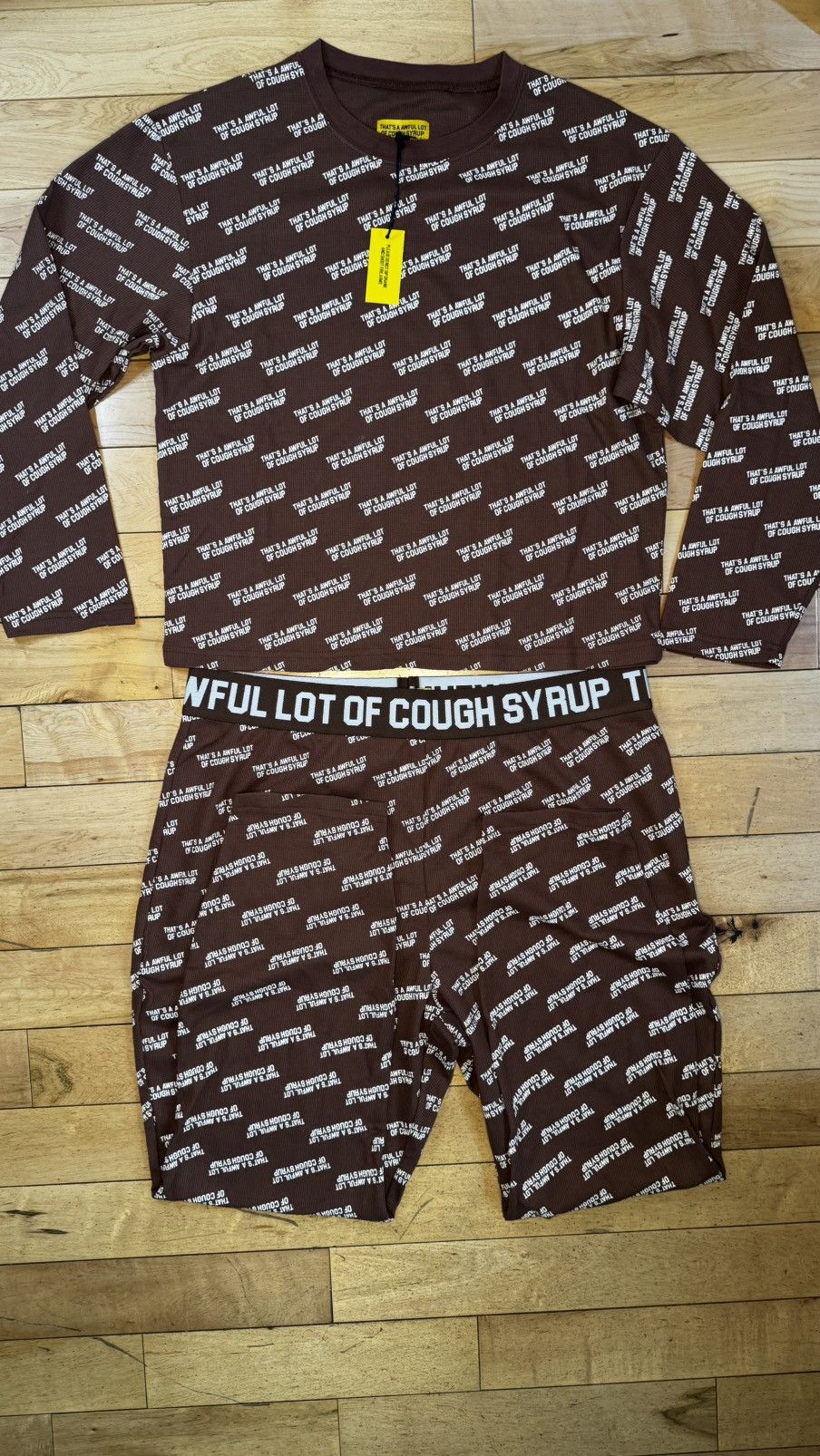 Vintage THATS A AWFUL LOT OF COUGH SYRUP Brown Cropped Thermal Set Size XXL / US 16-18 / IT 52-54 - 1 Thumbnail
