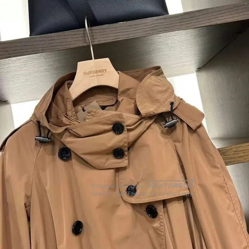 Burberry Burberry Khaki Logo Women's Coat. Size M / US 6-8 / IT 42-44 - 2 Thumbnail