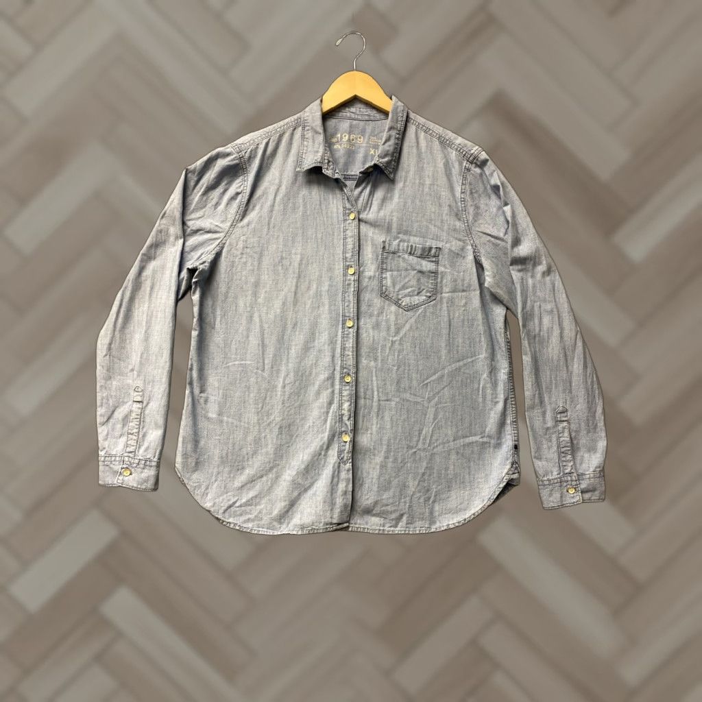 Gap VINTAGE Gap 1969 Denim Shirt Womens XL Blue Front Western Long Sleeve Button-Up Collared Solid 100% Cotton Size XL / US 12-14 / IT 48-50 - 1 Thumbnail