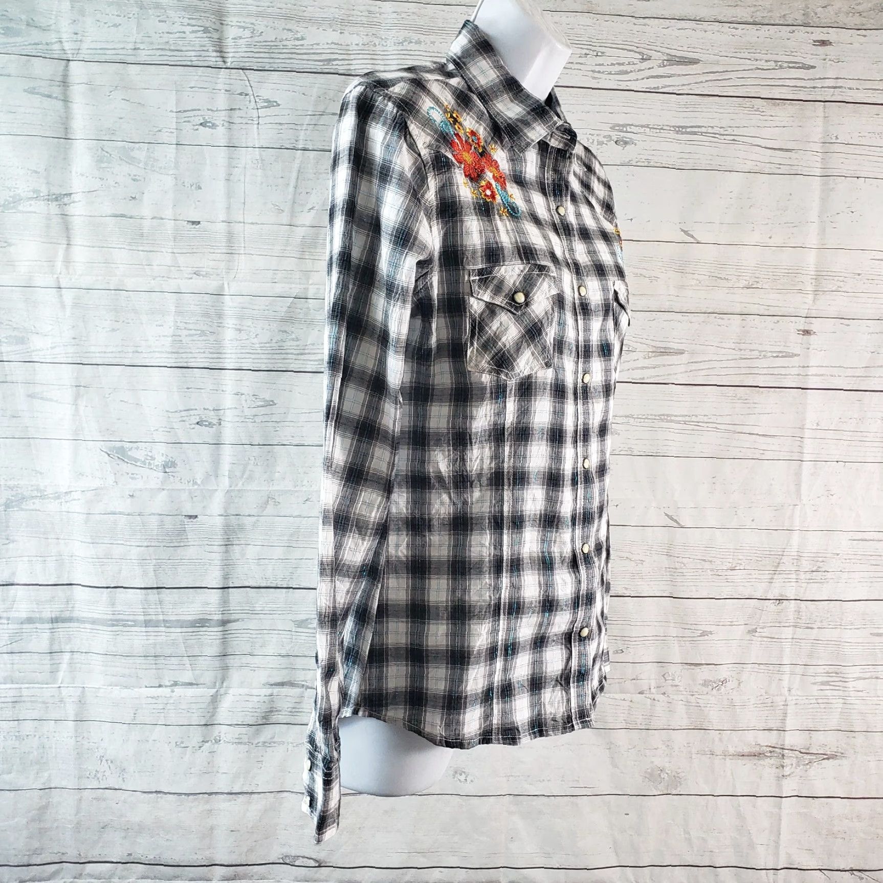 Vintage VINTAGE Panhandle Slim Womens Pearl Snap Shirt Sz Small Floral Plaid Embroidered Size S / US 4 / IT 40 - 3 Thumbnail