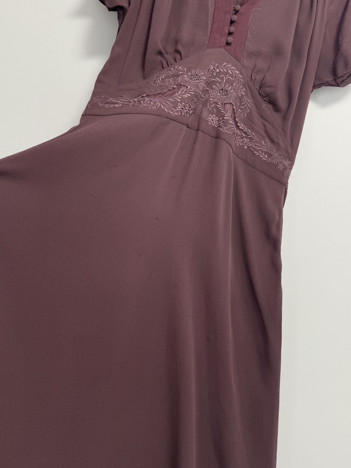 Laura Ashley Vintage Laura Ashley Embroidered Crepe Tea Dress in Mauve Size L / US 10 / IT 46 - 8 Thumbnail