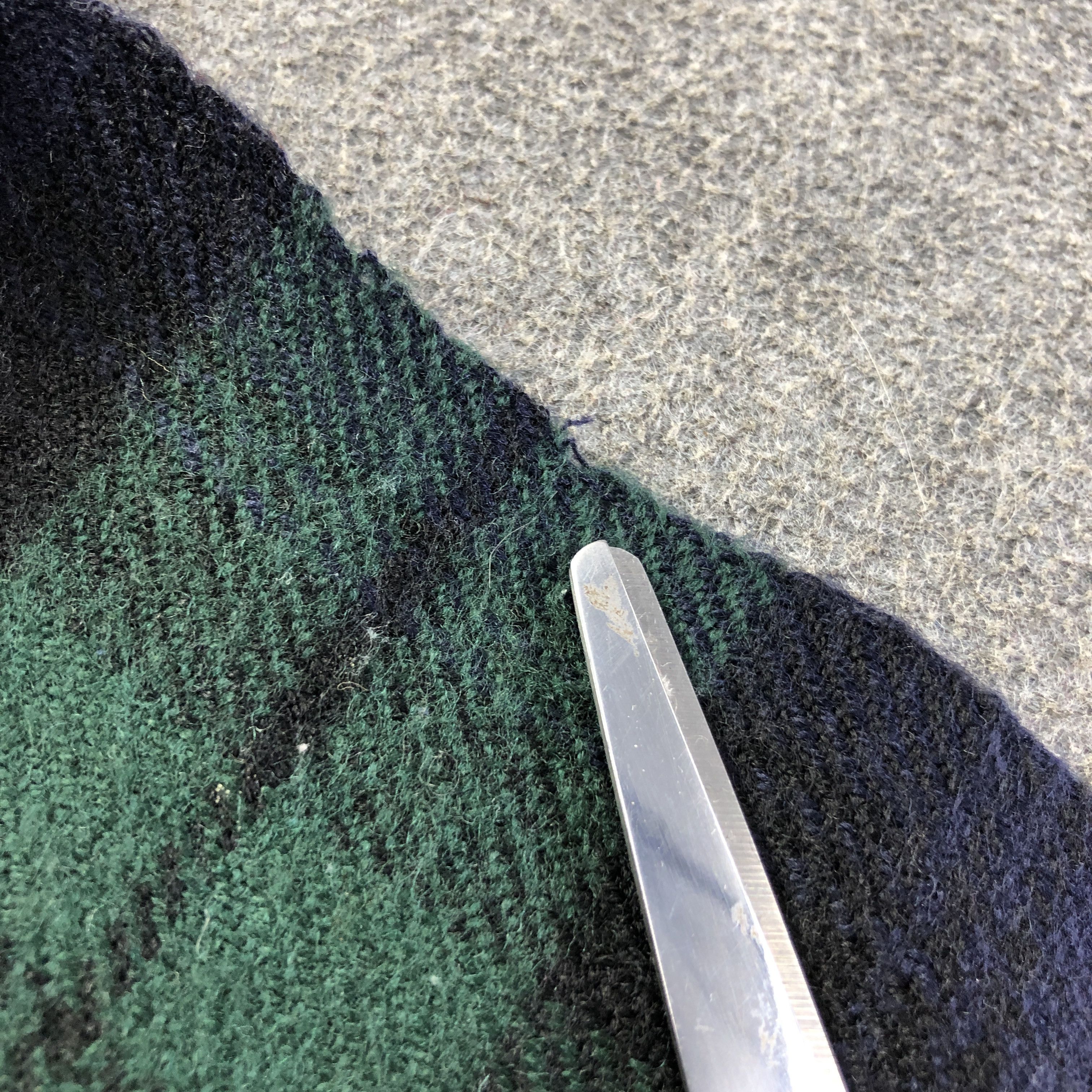 Givenchy Givenchy Tartan Wool Scarf Muffler Neckwear V2687 Size ONE SIZE - 8 Thumbnail