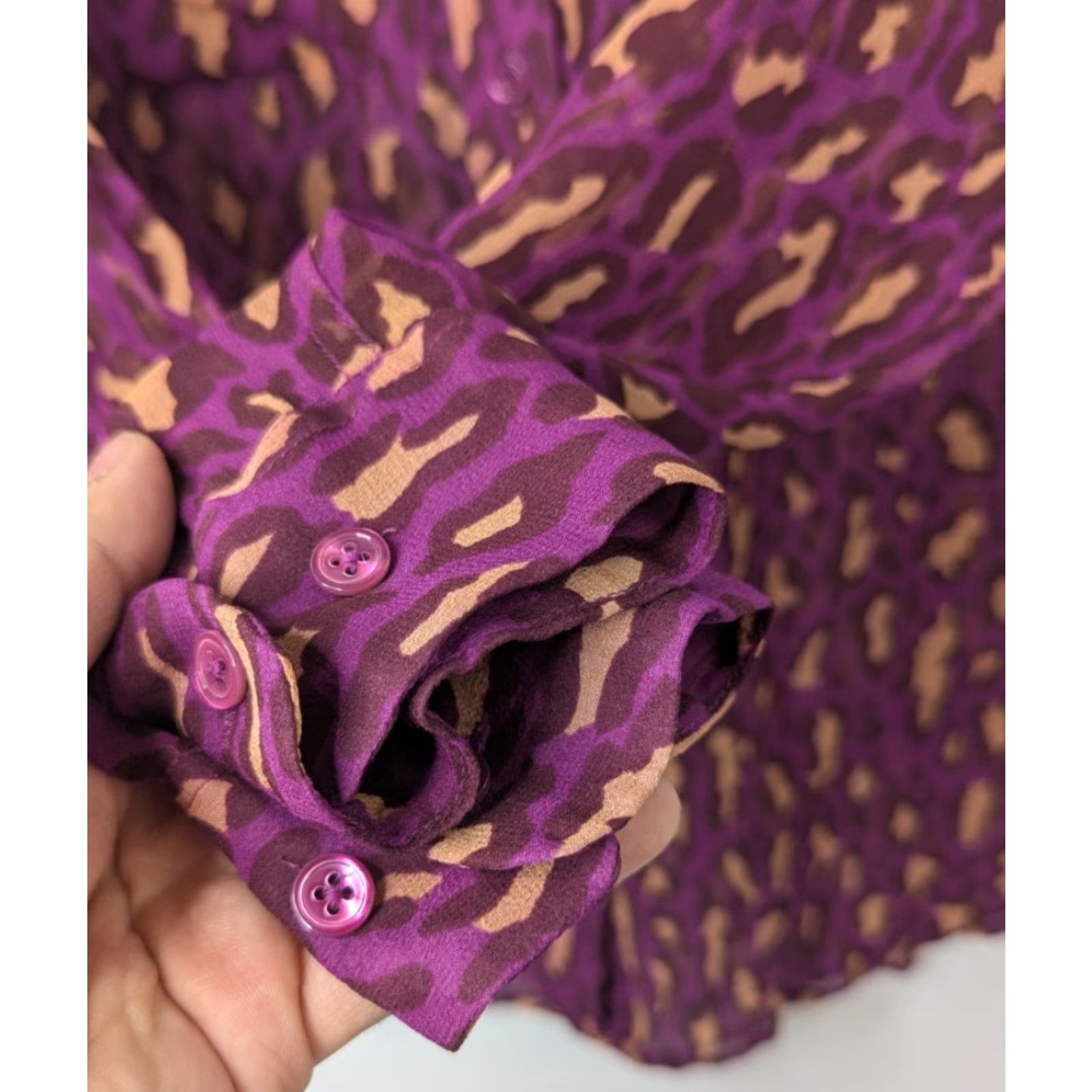 Equipment Equipment Femme Blouse Women XS Purple Silk Sheer Leopard Button Front 100% Silk Size XS / US 0-2 / IT 36-38 - 5 Thumbnail