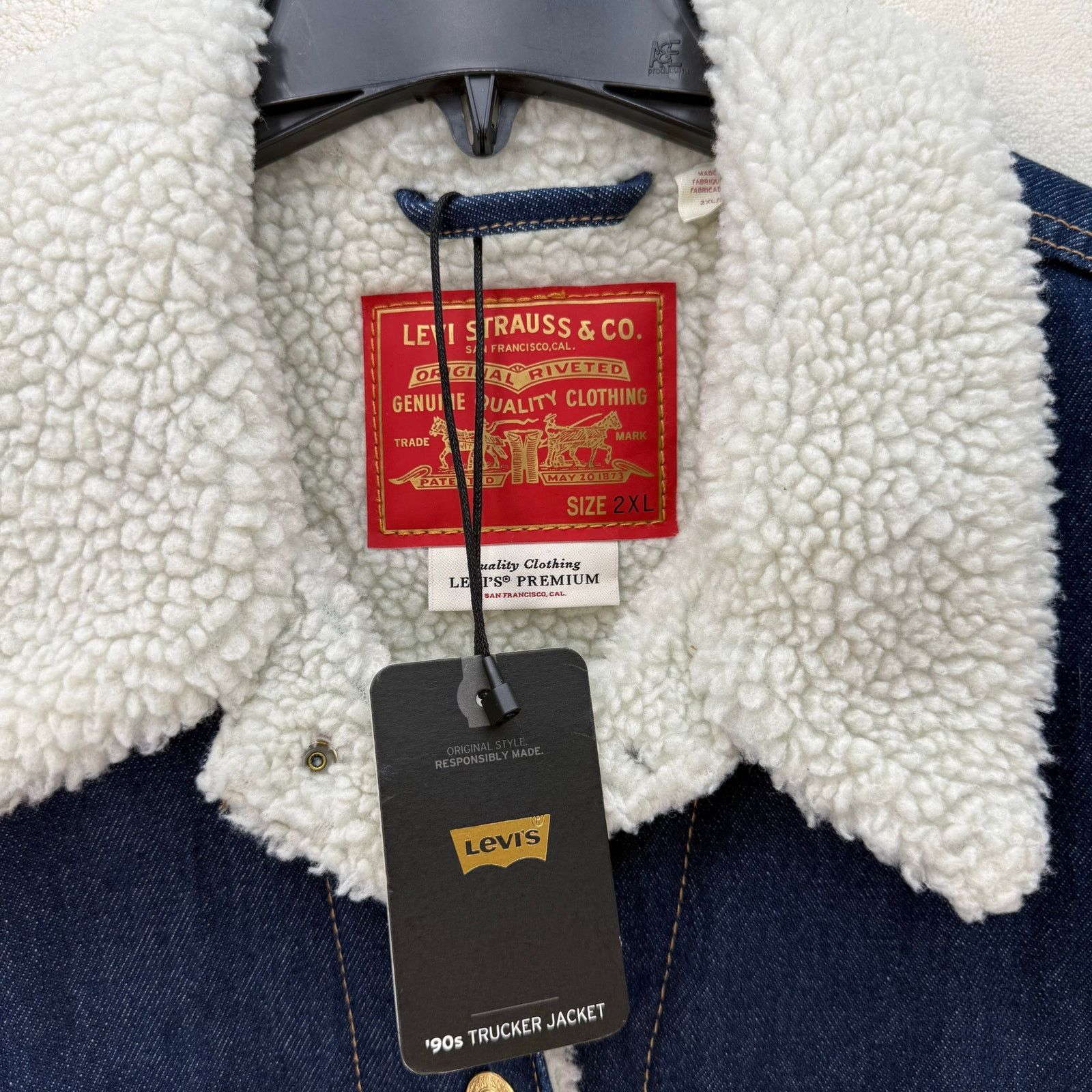 Levi's LEVI'S LIMITED ED WOMEN'S 2XL YEAR OF THE RABBIT 90S TRUCKER Size XXL / US 16-18 / IT 52-54 - 2 Thumbnail