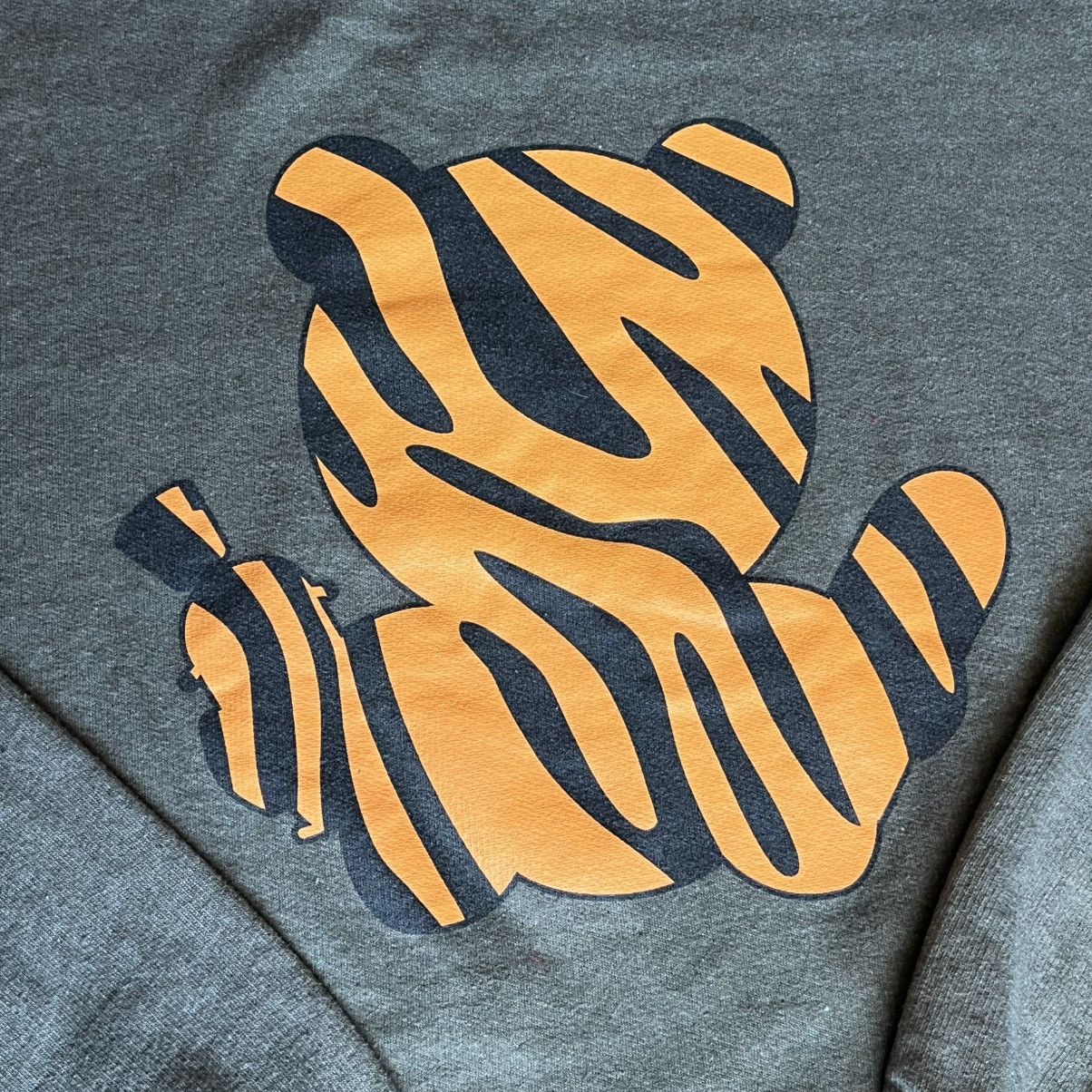Entree Lifestyle Vintage 2000s Entree Lifestyle Bear Striped Logo Sweatshirt Size US L / EU 52-54 / 3 - 4 Thumbnail