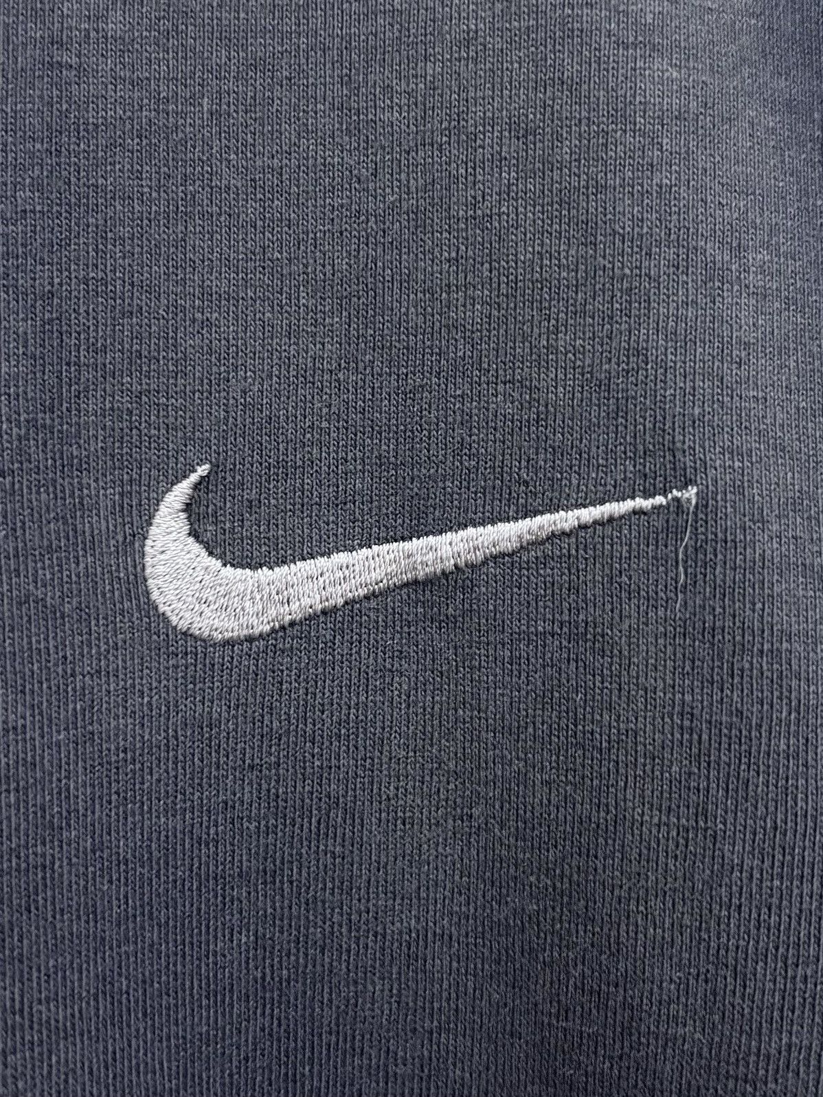 Nike Vintage 90's Nike Swoosh - Faded Distress T-Shirt Size US M / EU 48-50 / 2 - 4 Thumbnail