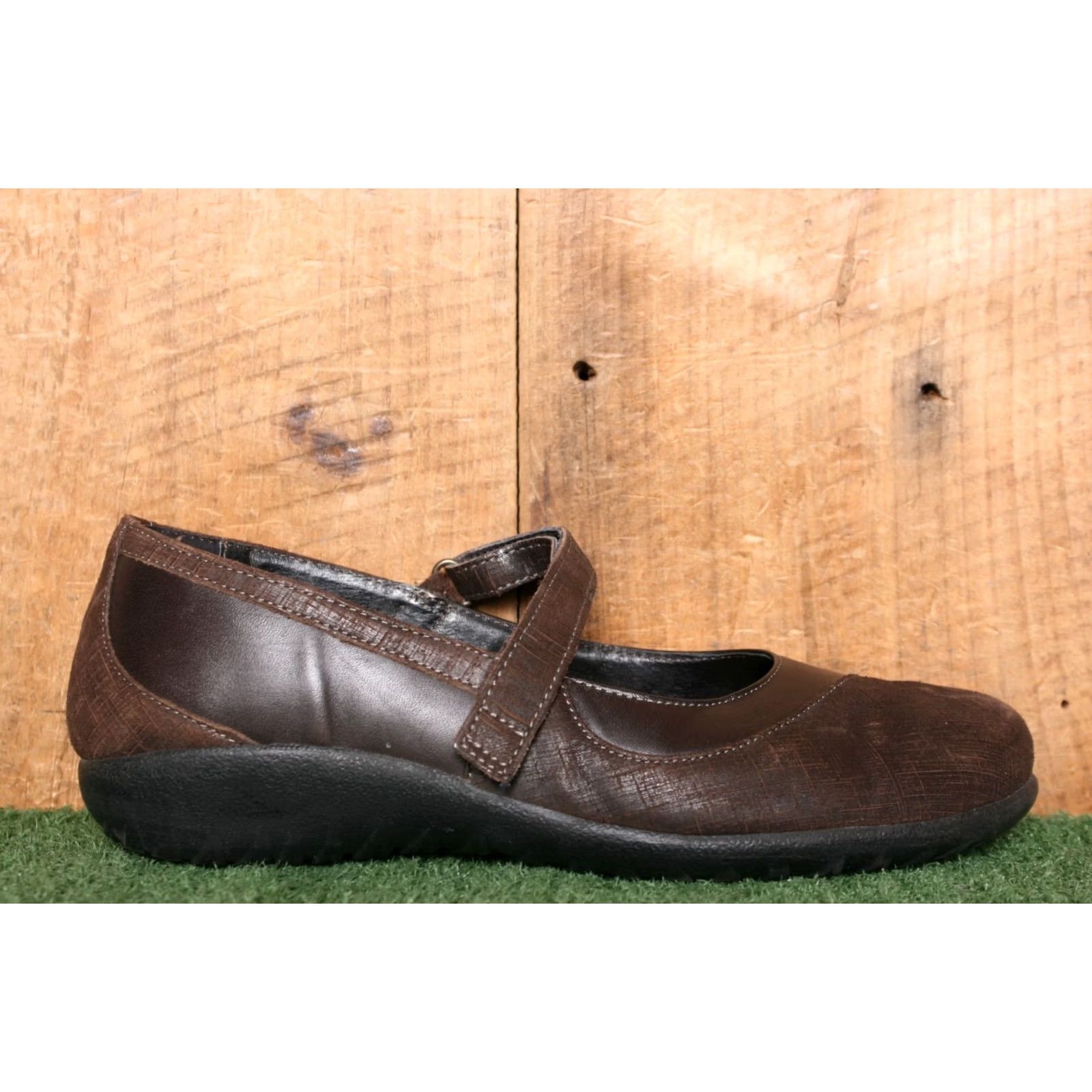 Vintage NAOT Kukamo Brown Leather Mary Jane Shoes Women's 41/US 10 Casual Hook & Loop Leather Upper Size ONE SIZE - 2 Thumbnail