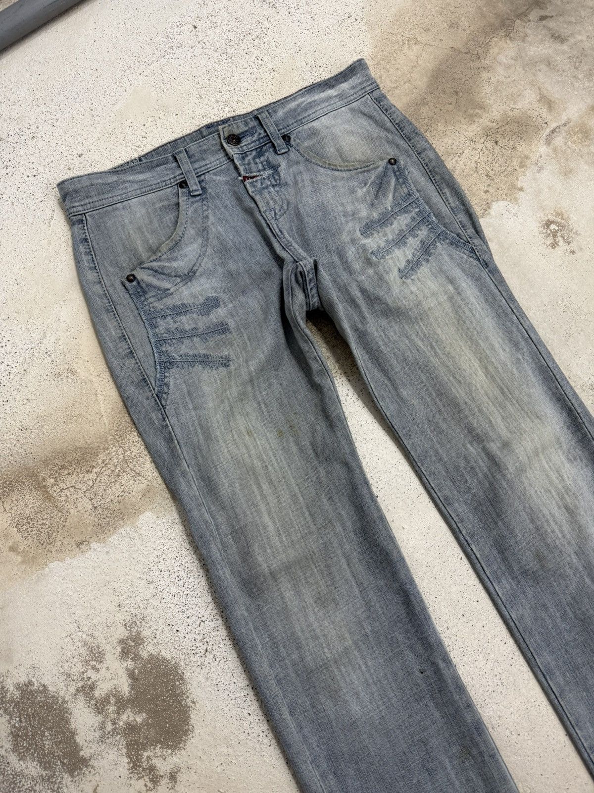 Marithe + Francois Girbaud Marithe Francois Girbaud Heavy Stitching Distressed Dirt Size US 30 / EU 46 - 3 Thumbnail