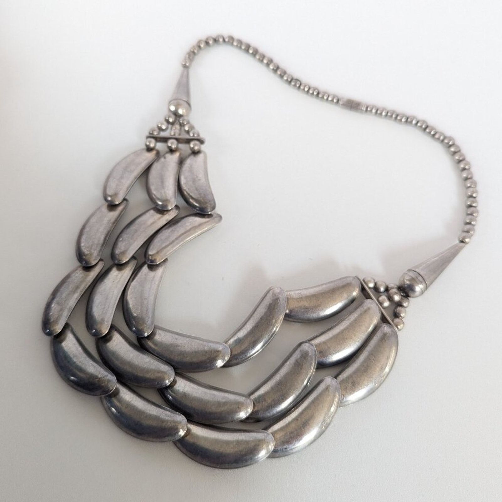 Vintage Vintage Statement Bib Necklace Triple Strand Silver Crescent Size ONE SIZE - 8 Thumbnail