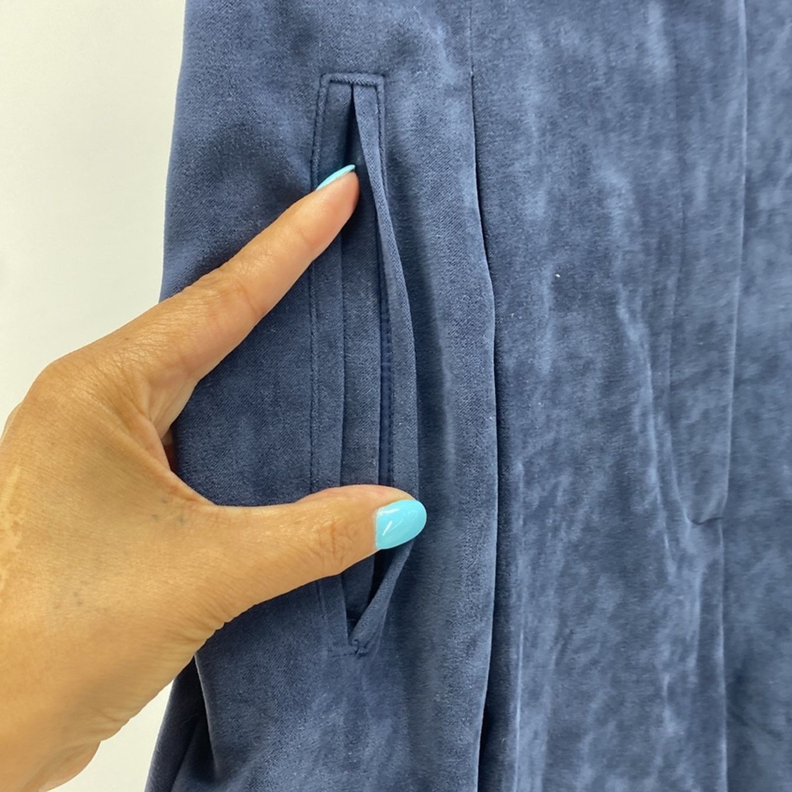 Vintage Vintage Liz Claiborne HIGH RISE PLEATED SHORT faux suede Size 25" / US 0 / IT 36 - 2 Thumbnail