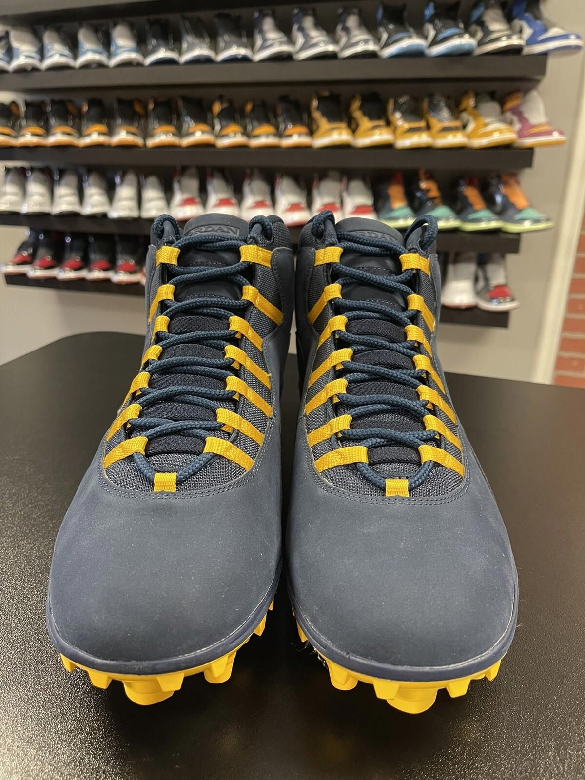 Jordan Brand Size 13 - Air Jordan 10 Michigan Wolverines PE DC1142-407 Size US 13 / EU 46 - 2 Thumbnail
