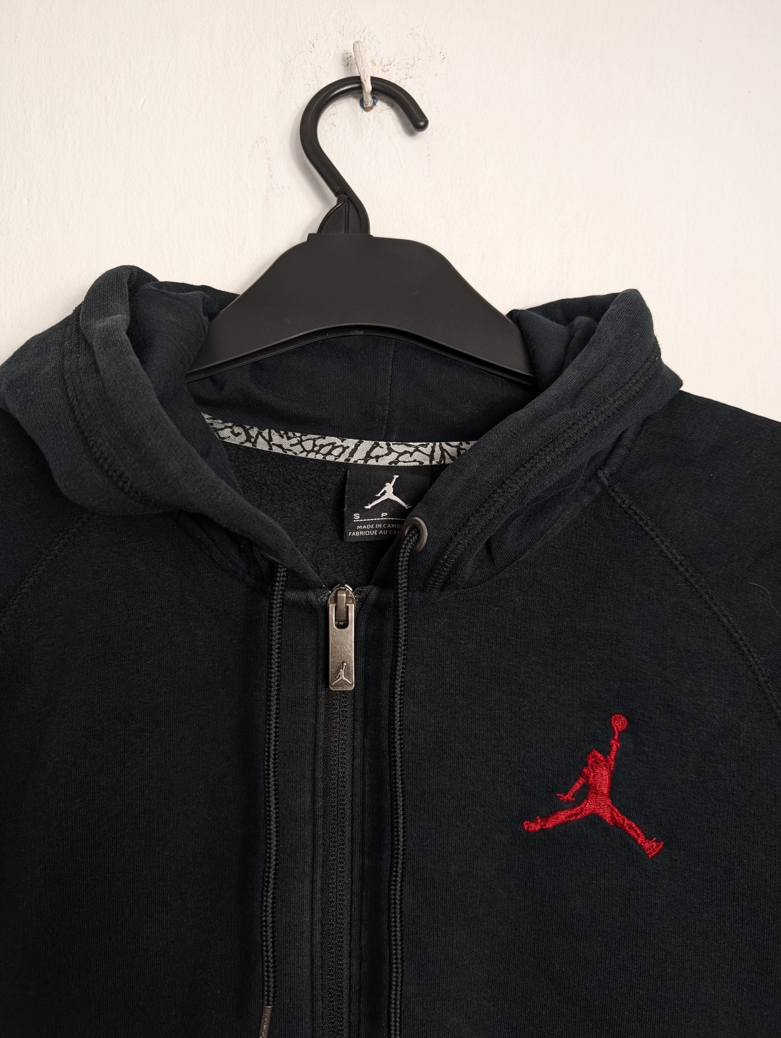 Jordan Brand × Nike Vintage Air Jordan Zip Hoodie Y2K Streetwear Size US S / EU 44-46 / 1 - 3 Thumbnail