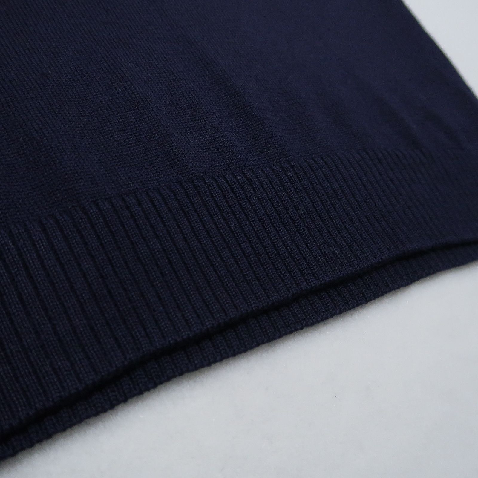 Burberry Vintage 90s Burberry London Navy on Navy Vest Knitwear Size US XS / EU 42 / 0 - 7 Thumbnail