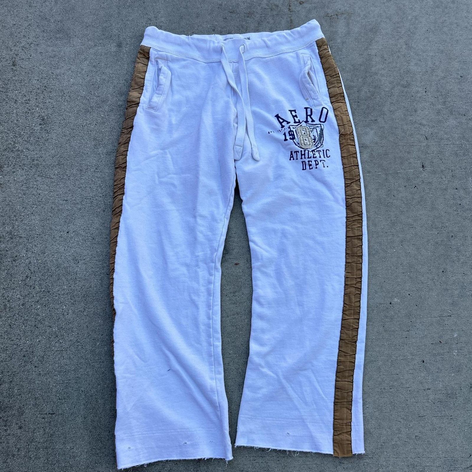 Aeropostale Y2k aeropostale white and brown striped baggy Sweatpants Size US 31 - 1 Thumbnail