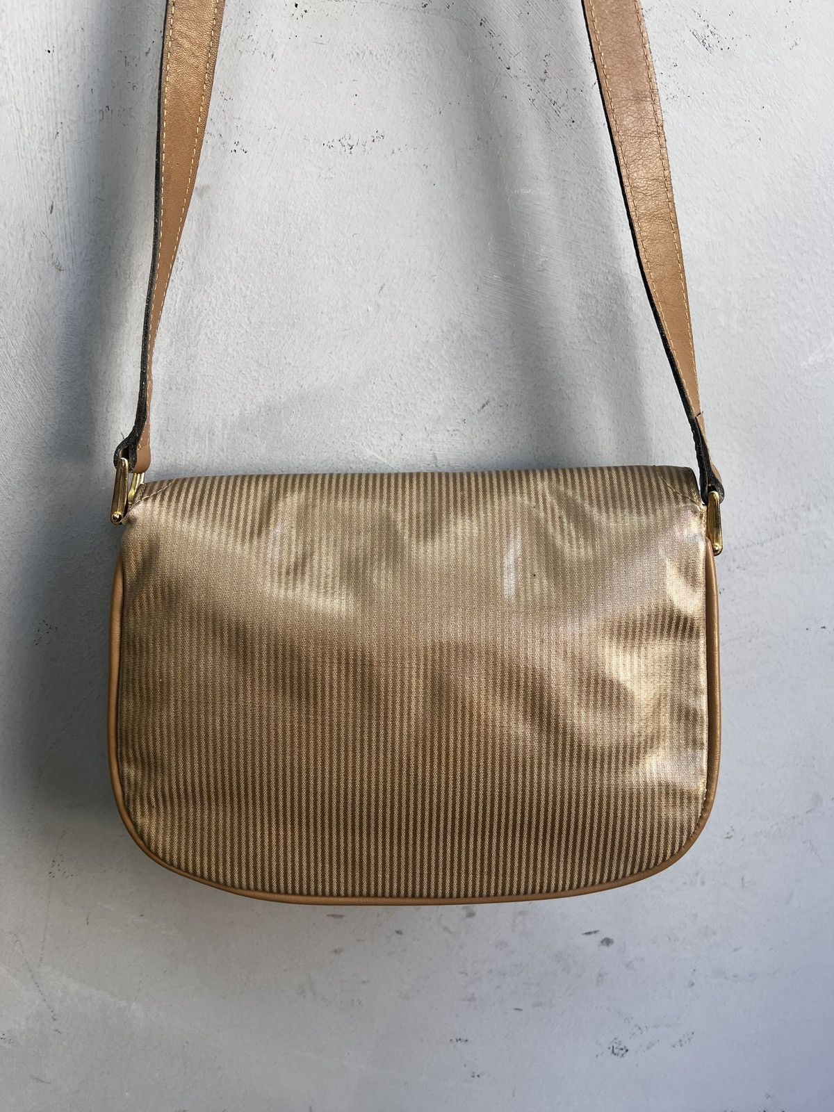 Yves Saint Laurent Beige Yves Saint Laurent Shoulder Bag Vintage 90s Size ONE SIZE - 7 Thumbnail