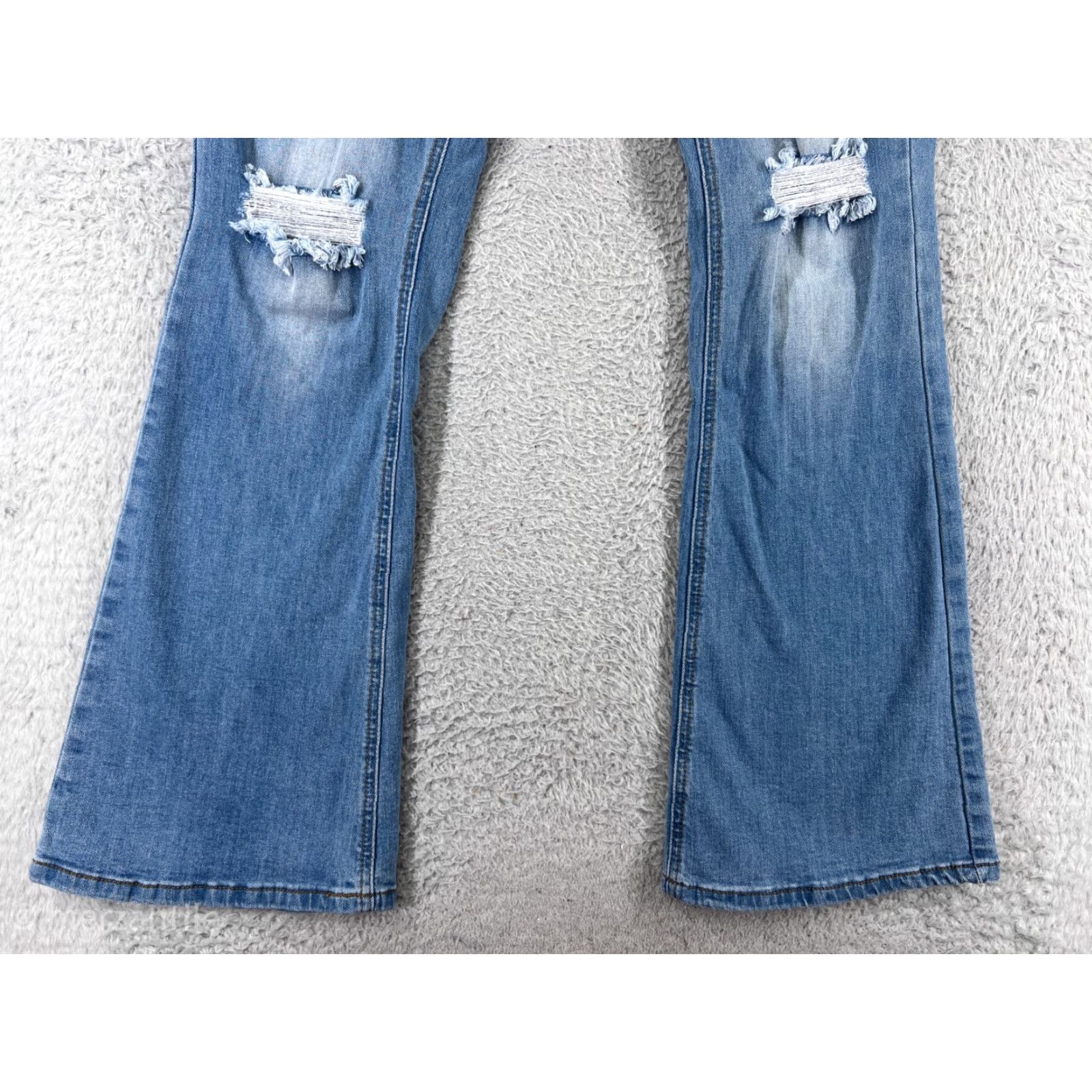 Old Navy Old Navy Flared Jeans Womens Large Blue Denim Distressed Light Wash 100% Cotton Size 36" / US 14 / IT 50 - 5 Thumbnail