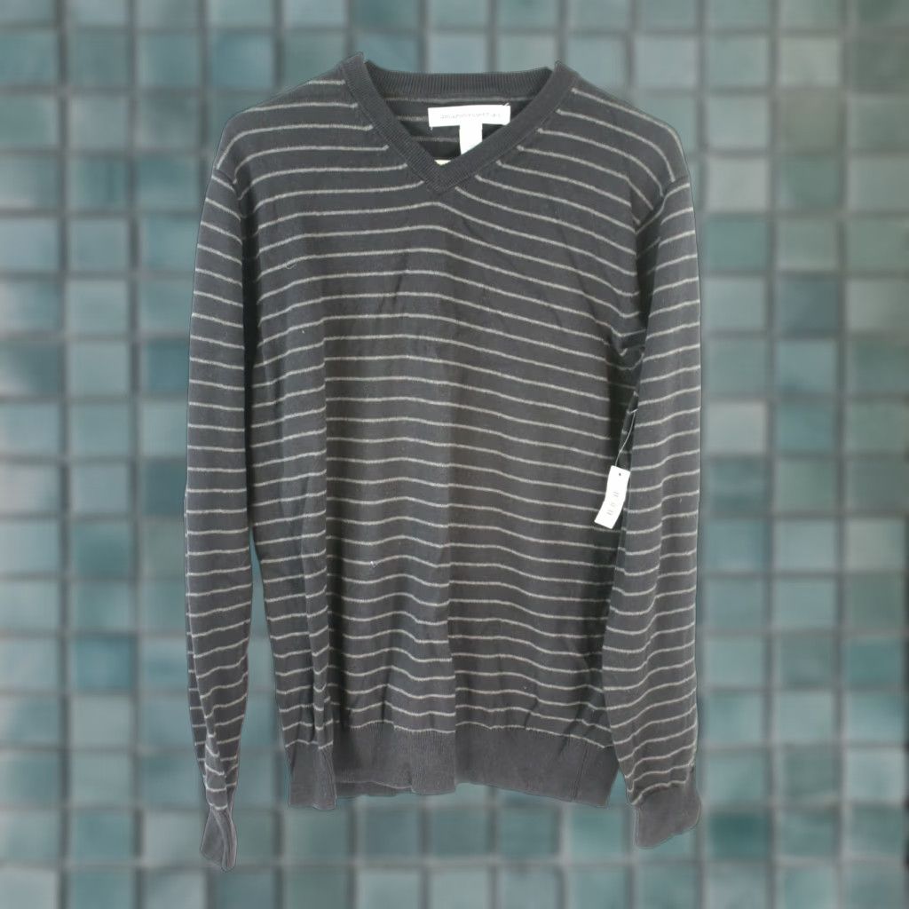 Essentials Amazon Essentials Womens Sweater V-Neck Long Sleeve Striped Knit Black Large Adult Size Large Pullover Casual 90s Classic Mens? Wait. No. End. Size L / US 10 / IT 46 - 1 Thumbnail