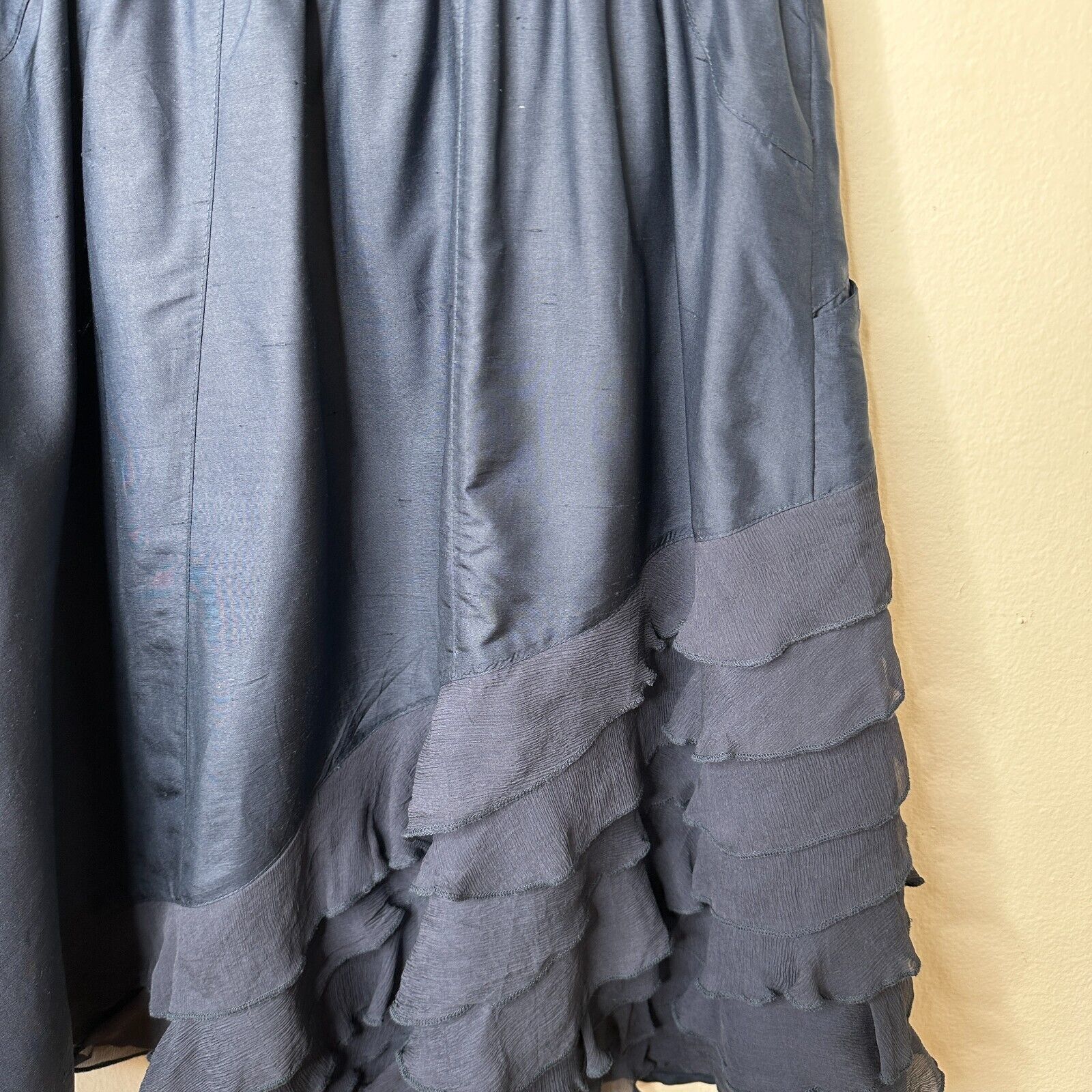 Modern Amusement Modern Amusement Strapless Navy Button Ruffle Dress Silk 6 Size M / US 6-8 / IT 42-44 - 9 Thumbnail
