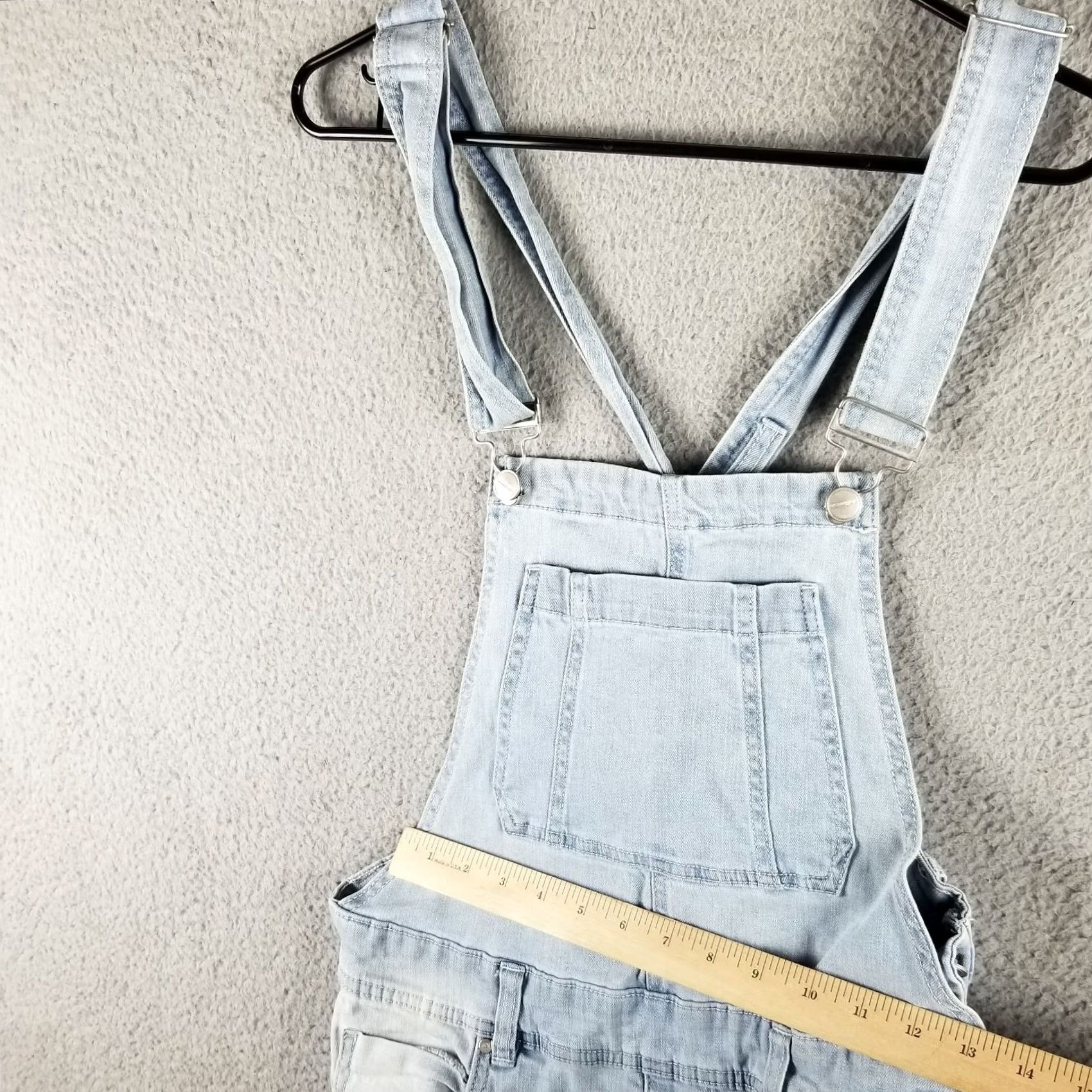 Vintage Dollhouse Shortalls Light Wash Denim Short Overalls Womens 11 Distress Streetwear Denim One-Piece Shorts Sets Juniors Girls Mens Size 32" / US 10 / IT 46 - 5 Thumbnail