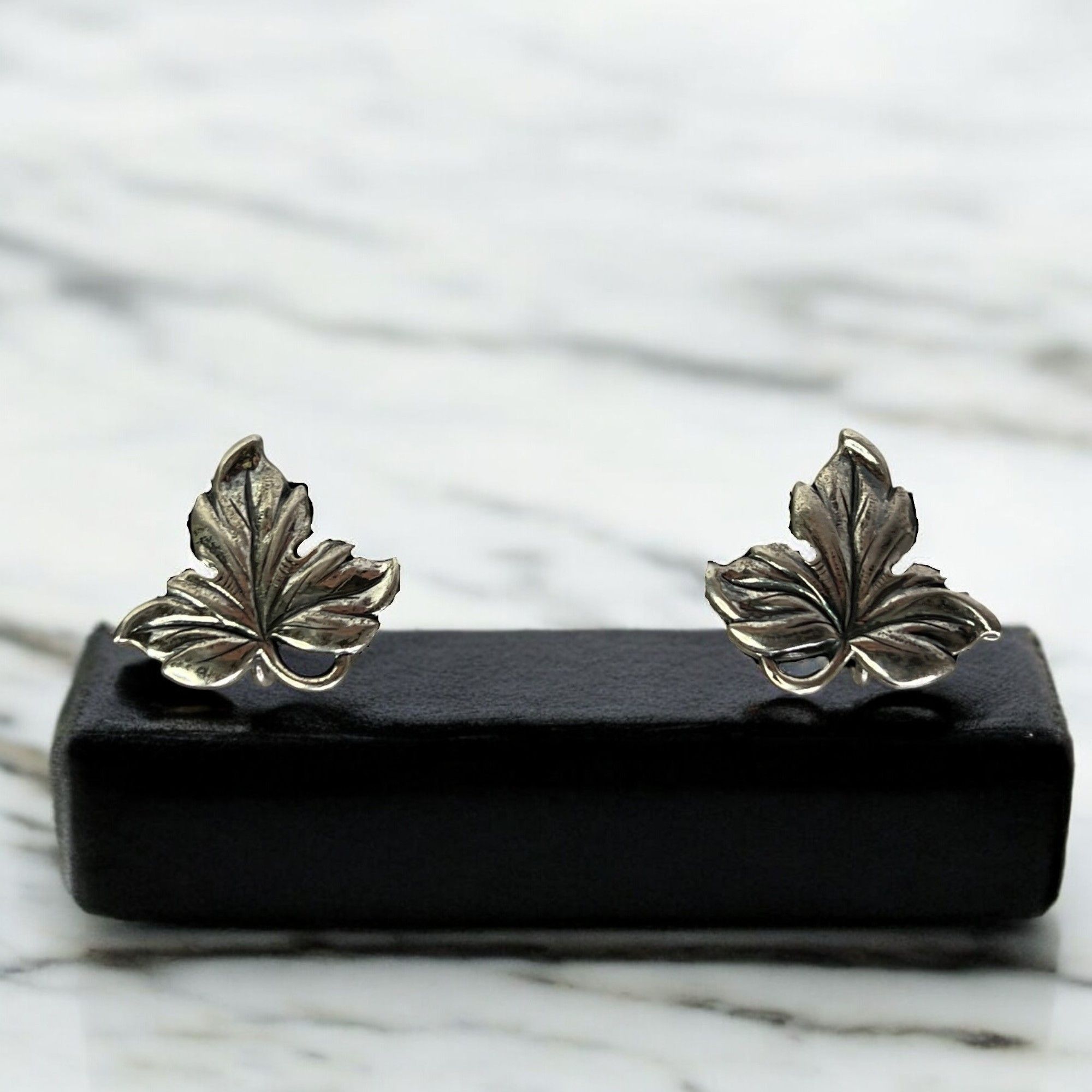 Vintage Danecraft Sterling Silver Vintage Leaf Screw Back Earrings Size ONE SIZE - 2 Thumbnail