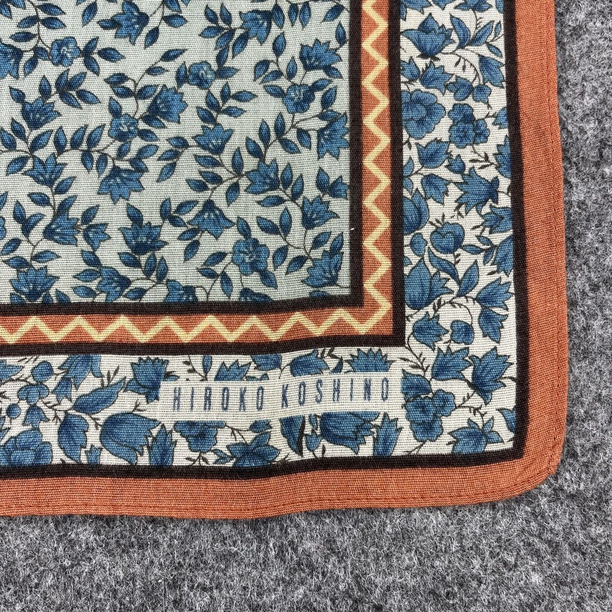 Vintage Hiroko Koshino Handkerchief / Bandana / Neckerchief B505 Size ONE SIZE - 2 Thumbnail