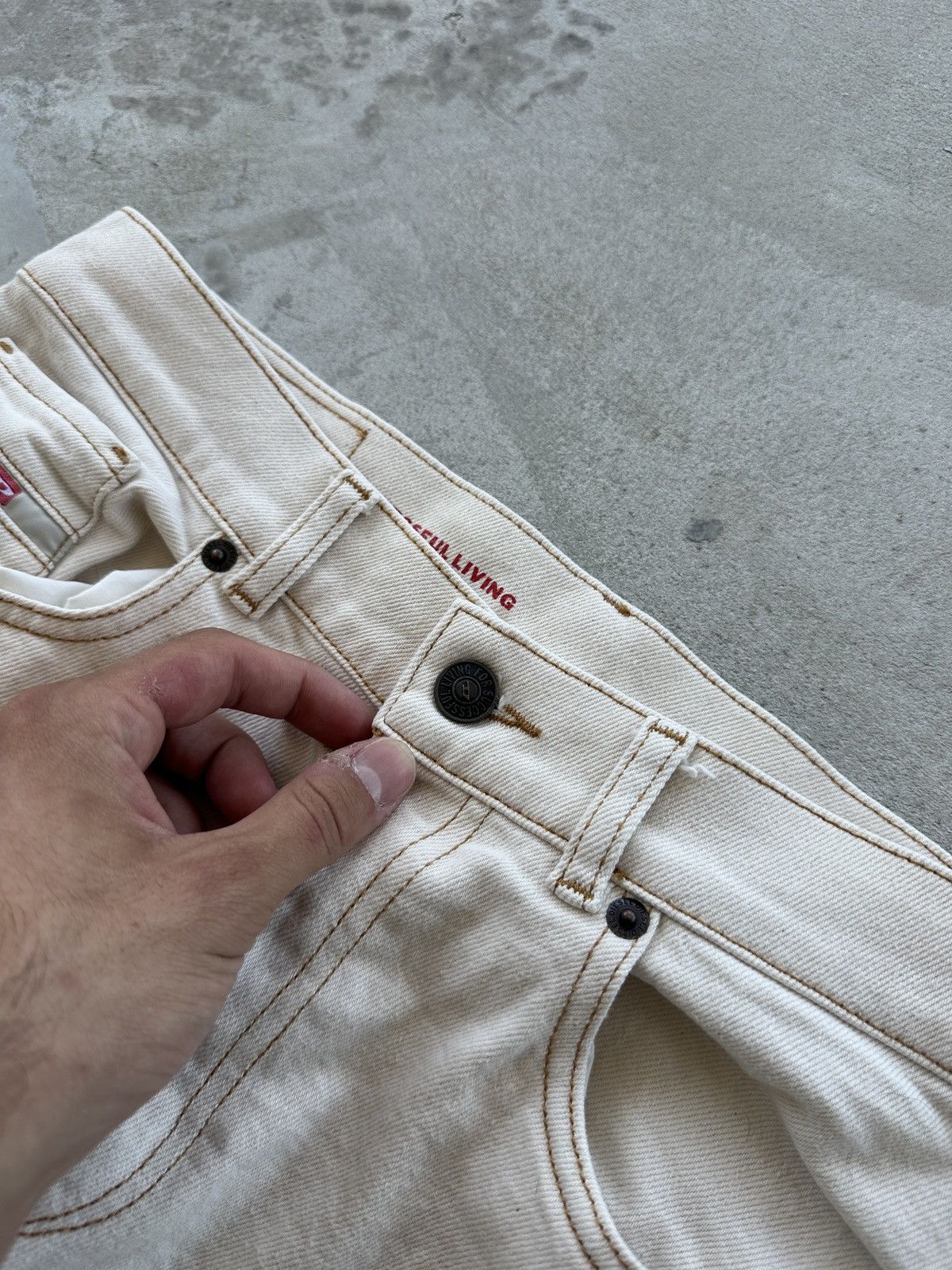 Diesel Diesel Denim Jeans Beige Embroidered Logo Women’s Size W27 Size 27" / US 4 / IT 40 - 5 Thumbnail