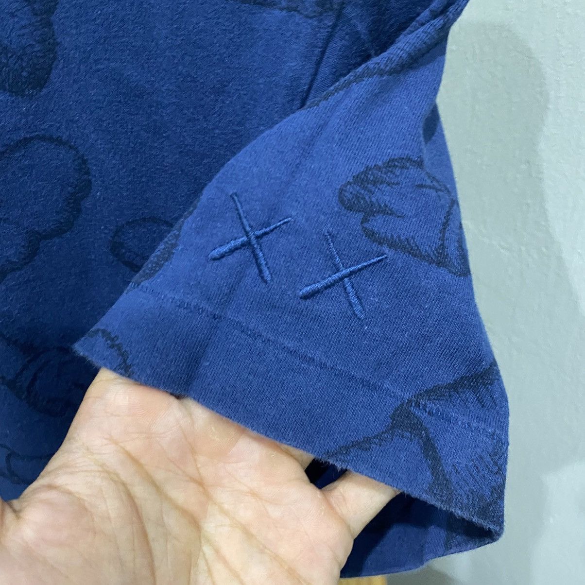 Kaws × Uniqlo KAWS x Uniqlo All Over Holiday Print Tee Blue Companion Size US XS / EU 42 / 0 - 7 Thumbnail