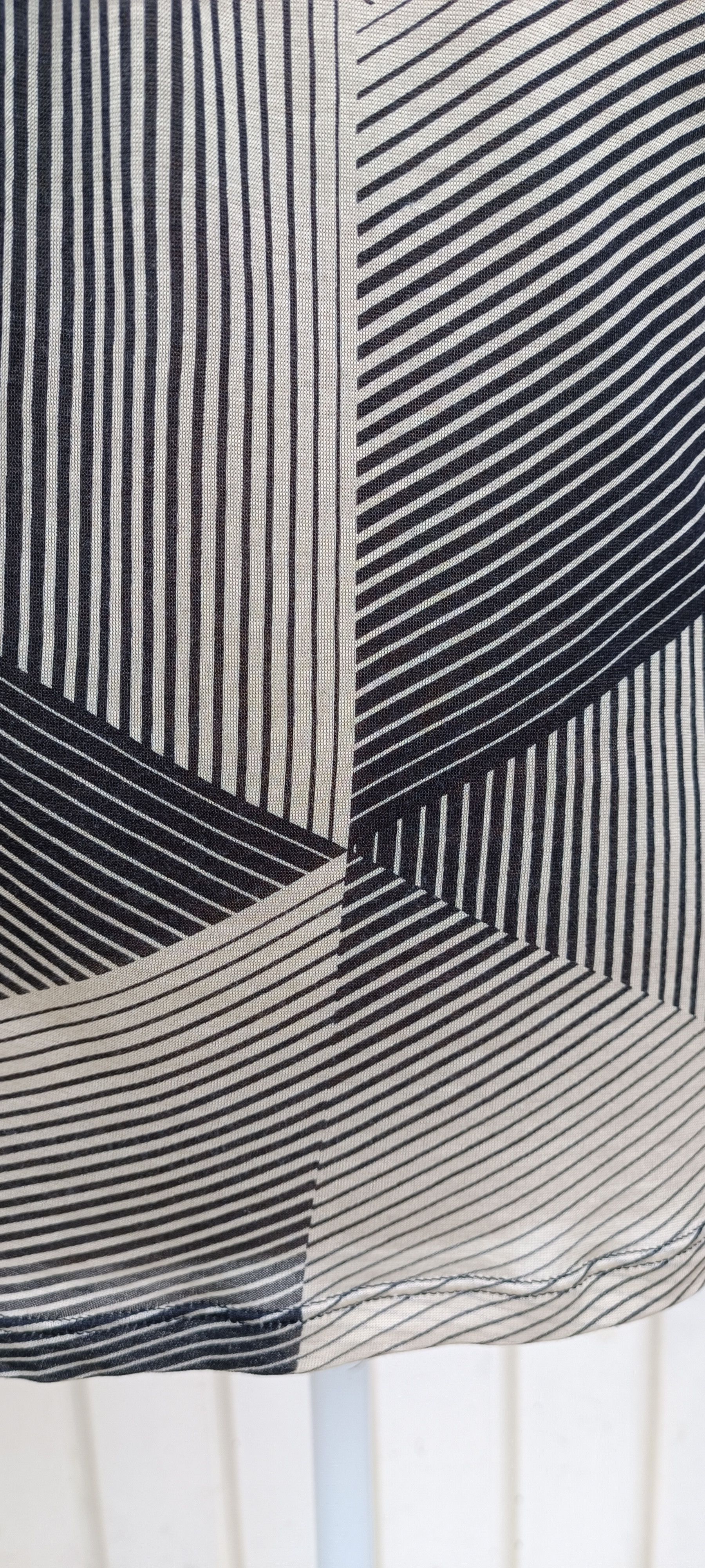Jean Paul Gaultier 3D_ Geometric motifs- Silk top Size M / US 6-8 / IT 42-44 - 3 Thumbnail
