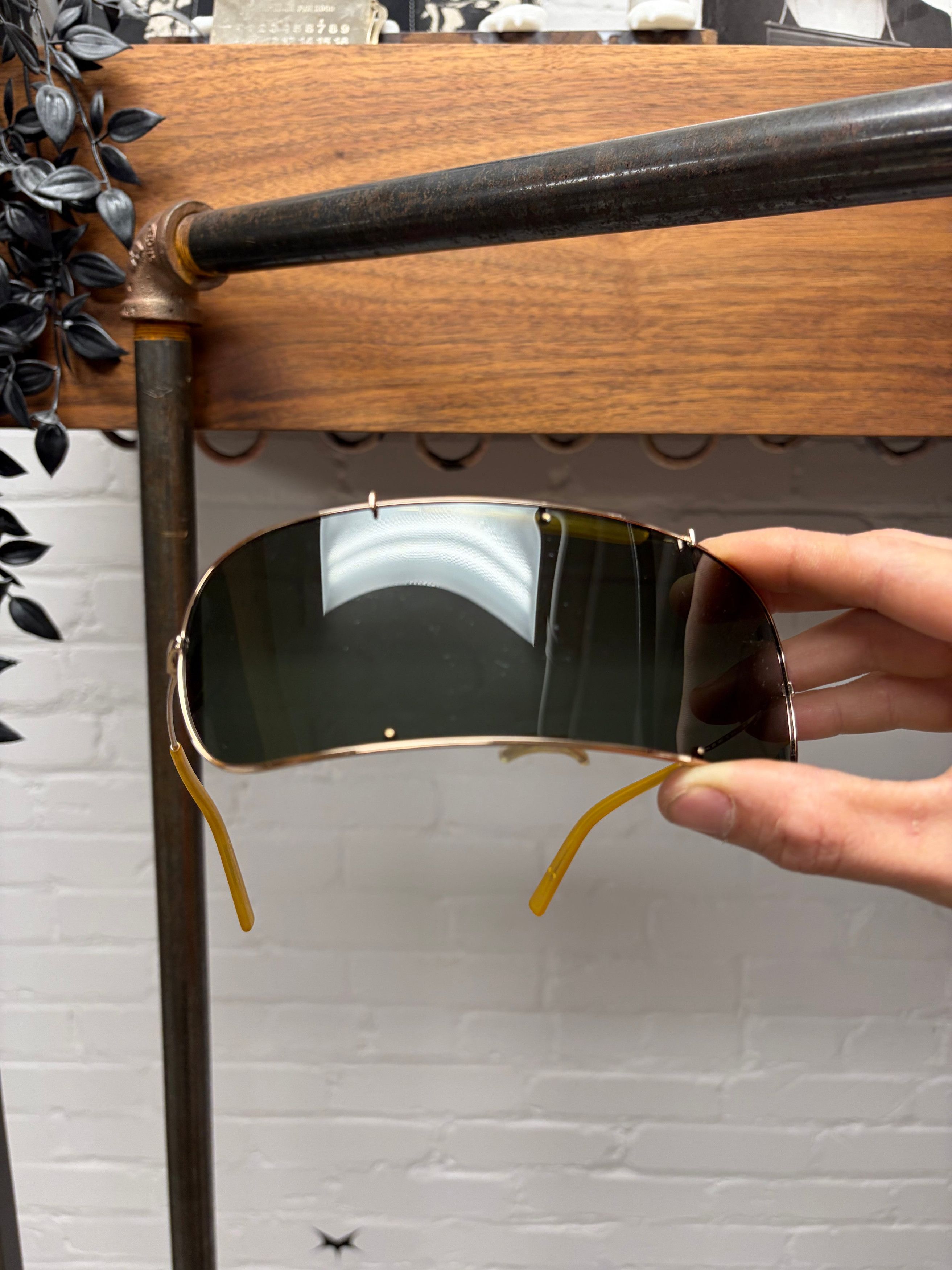 Maison Margiela SS2009 Maison Margiela ‘L’Incognito’ Face Shield Sunglasses Size ONE SIZE - 1 Thumbnail