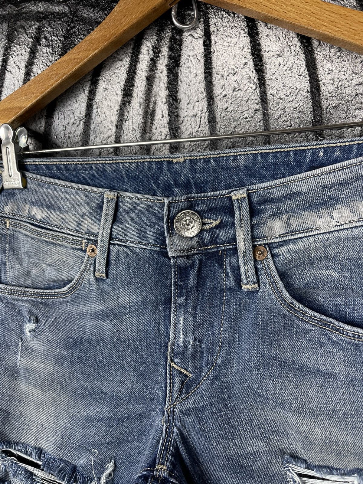 True Religion True Religion Shannon Distressed Denim Slim Jeans Women’s 26 Size 26" / US 2 / IT 38 - 6 Thumbnail