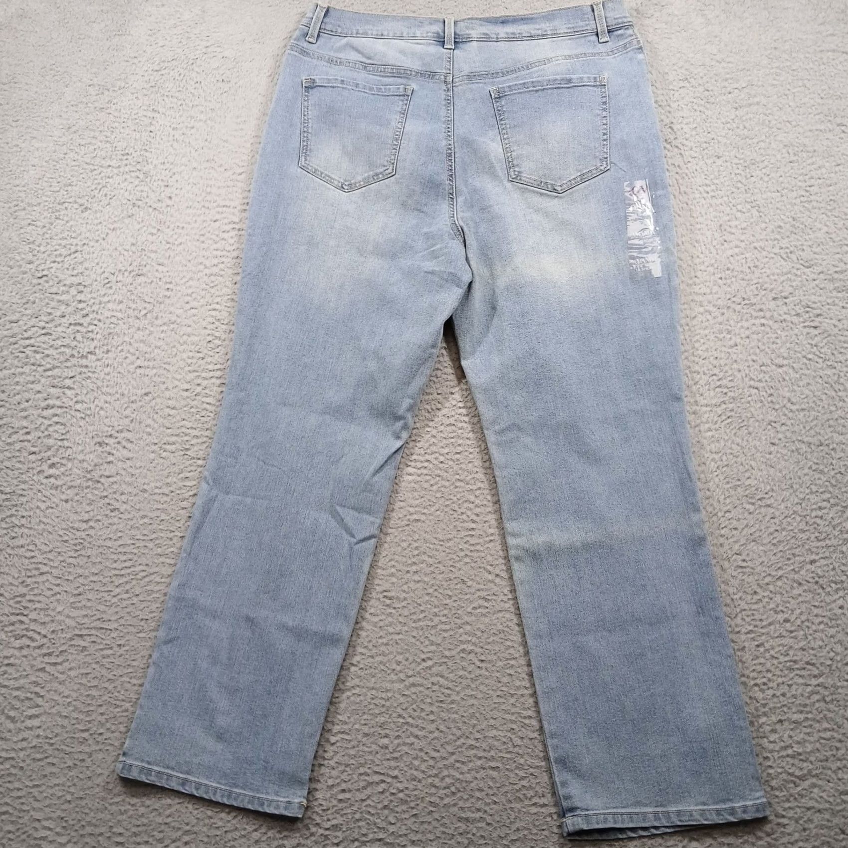 Gloria Vanderbilt VINTAGE Gloria Vanderbilt Amanda Jeans Women 18P Light Wash Tapered Stretch Denim EUC Size 40" / US 18 - 3 Thumbnail