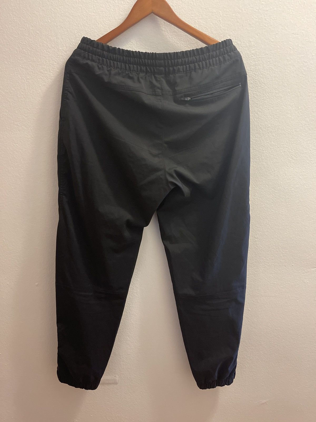 Old Navy Old Navy Windbreaker Joggers Medium (31-32 waist) Size US 31 - 2 Thumbnail