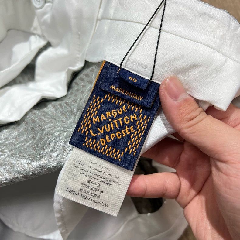 Louis Vuitton LOUIS VUITTON size US 60 Silver Grey Checkerboard Alphabet Size US 44 / EU 60 - 4 Thumbnail