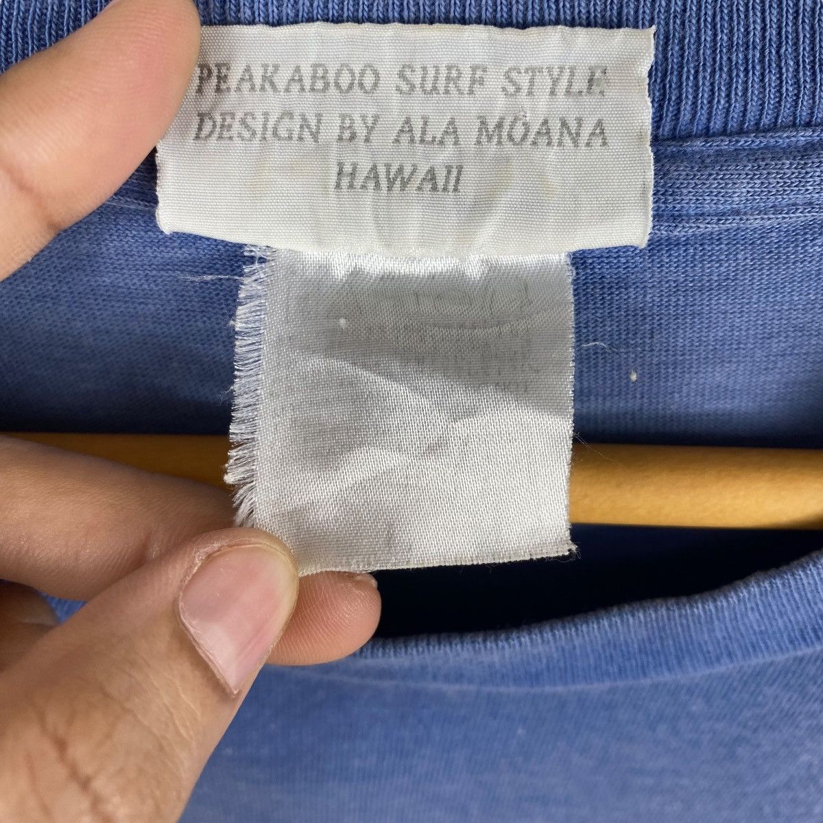 Other Vintage 90's PEAKABOO SURF STYLE Honululu Hawaii Faded Tee Size US L / EU 52-54 / 3 - 7 Thumbnail