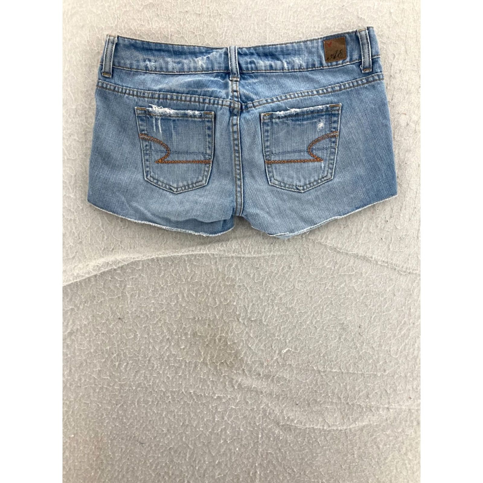 American Eagle Outfitters VINTAGE American Eagle Outfitters Shorts Womens 2 Blue Denim Raw Hem Distressed Size 26" / US 2 / IT 38 - 6 Thumbnail