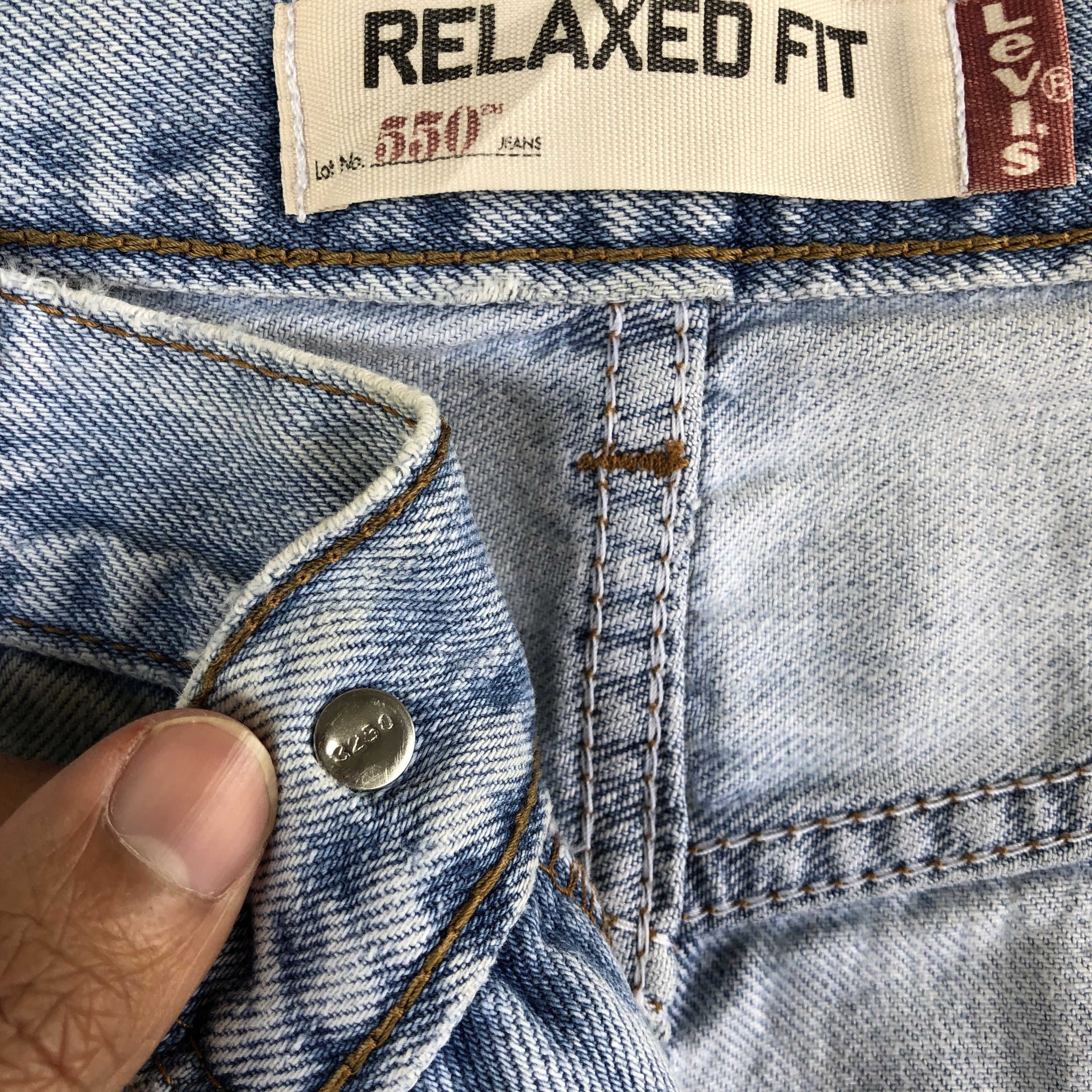 Levi's Vintage Levis 550 Light Wash Jeans Ripped Faded Levi's Denim Size US 34 / EU 50 - 6 Thumbnail